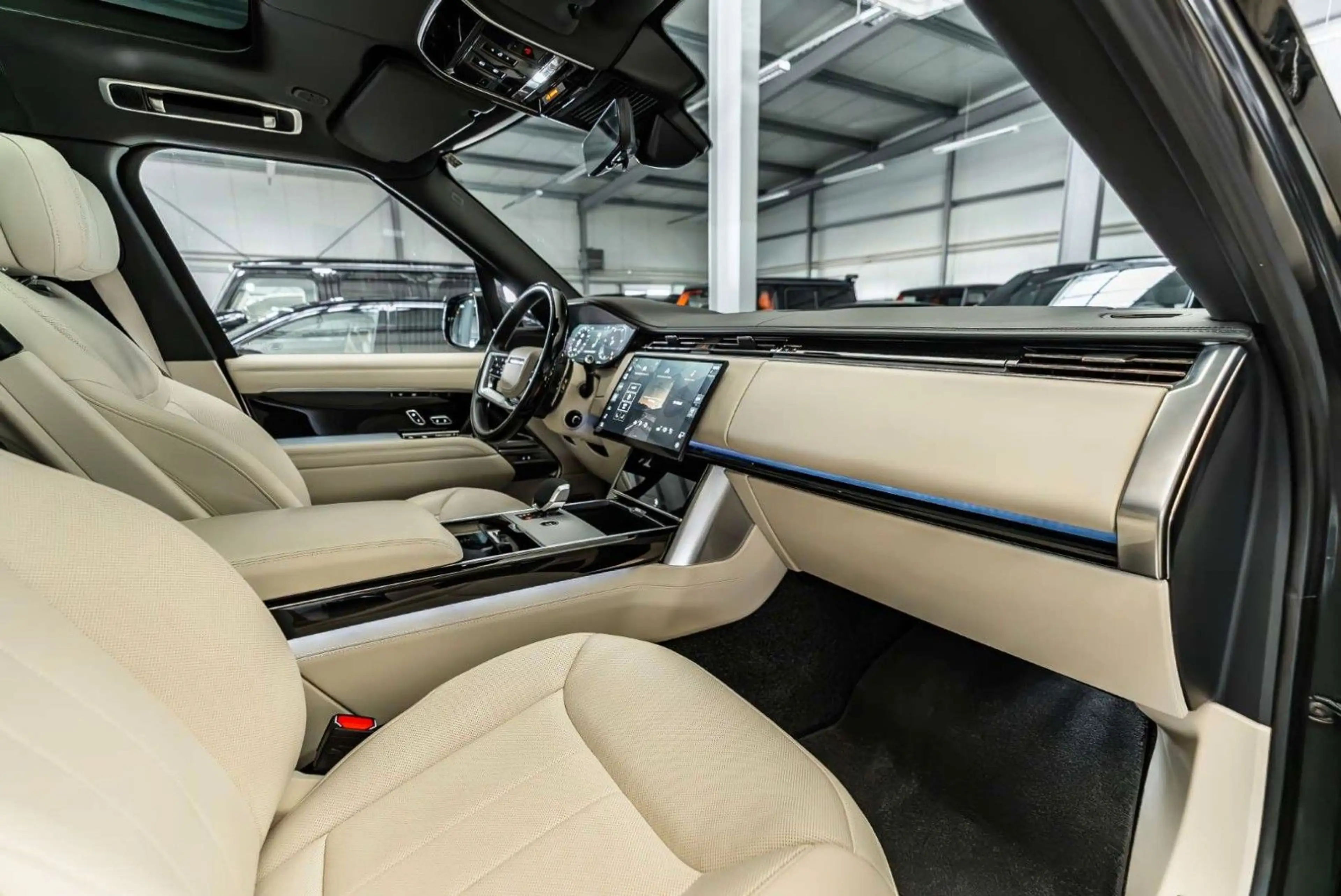 Land Rover Range Rover D350 Autobiography / L.Beige — photo 3