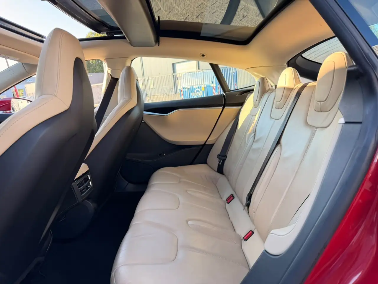TESLA MODEL S P85+ 306CH - SUPERCHARGE GRATUITE - CAMÉRA DE RECUL - TOIT OUVRANT PANORAMIQUE - 93.410 KMS