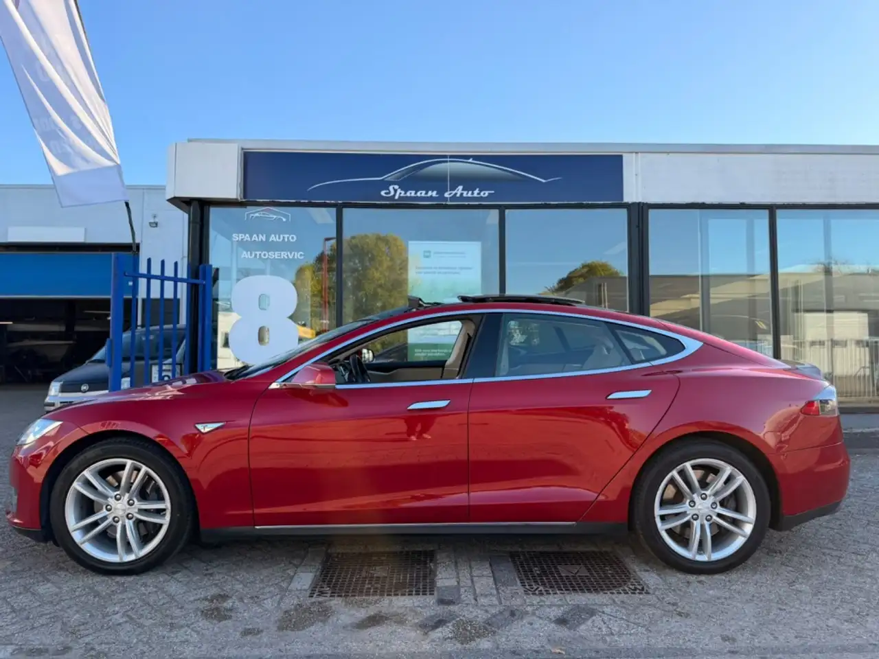 TESLA MODEL S P85+ 306CH - SUPERCHARGE GRATUITE - CAMÉRA DE RECUL - TOIT OUVRANT PANORAMIQUE - 93.410 KMS