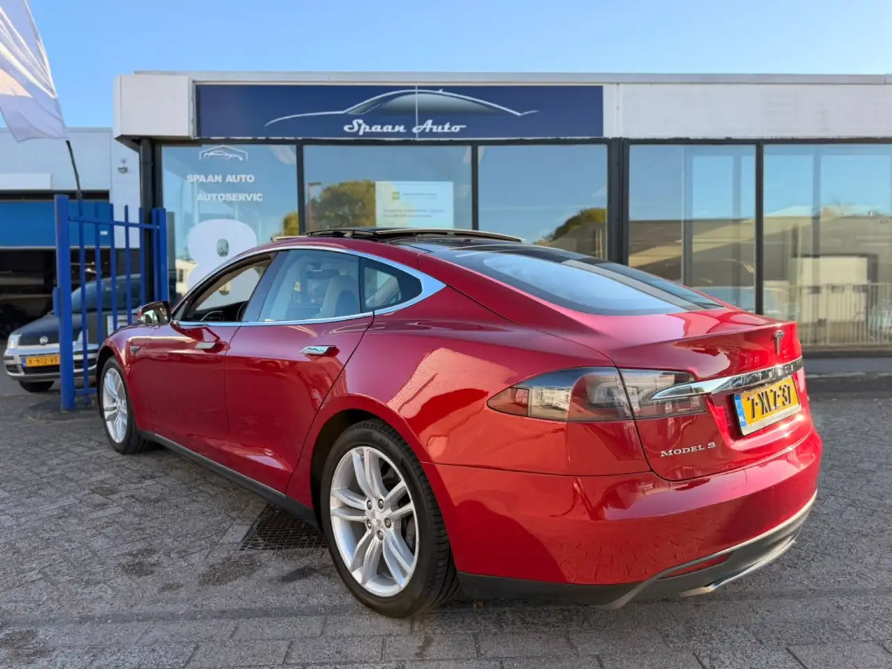 TESLA MODEL S P85+ 306CH - SUPERCHARGE GRATUITE - CAMÉRA DE RECUL - TOIT OUVRANT PANORAMIQUE - 93.410 KMS