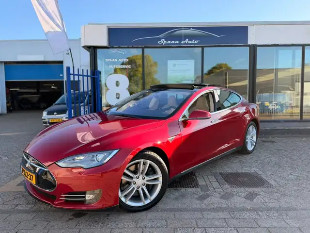 Tesla Model S motors P85+ | FREE SUPERCHARGEN | PANODAK | LEDER