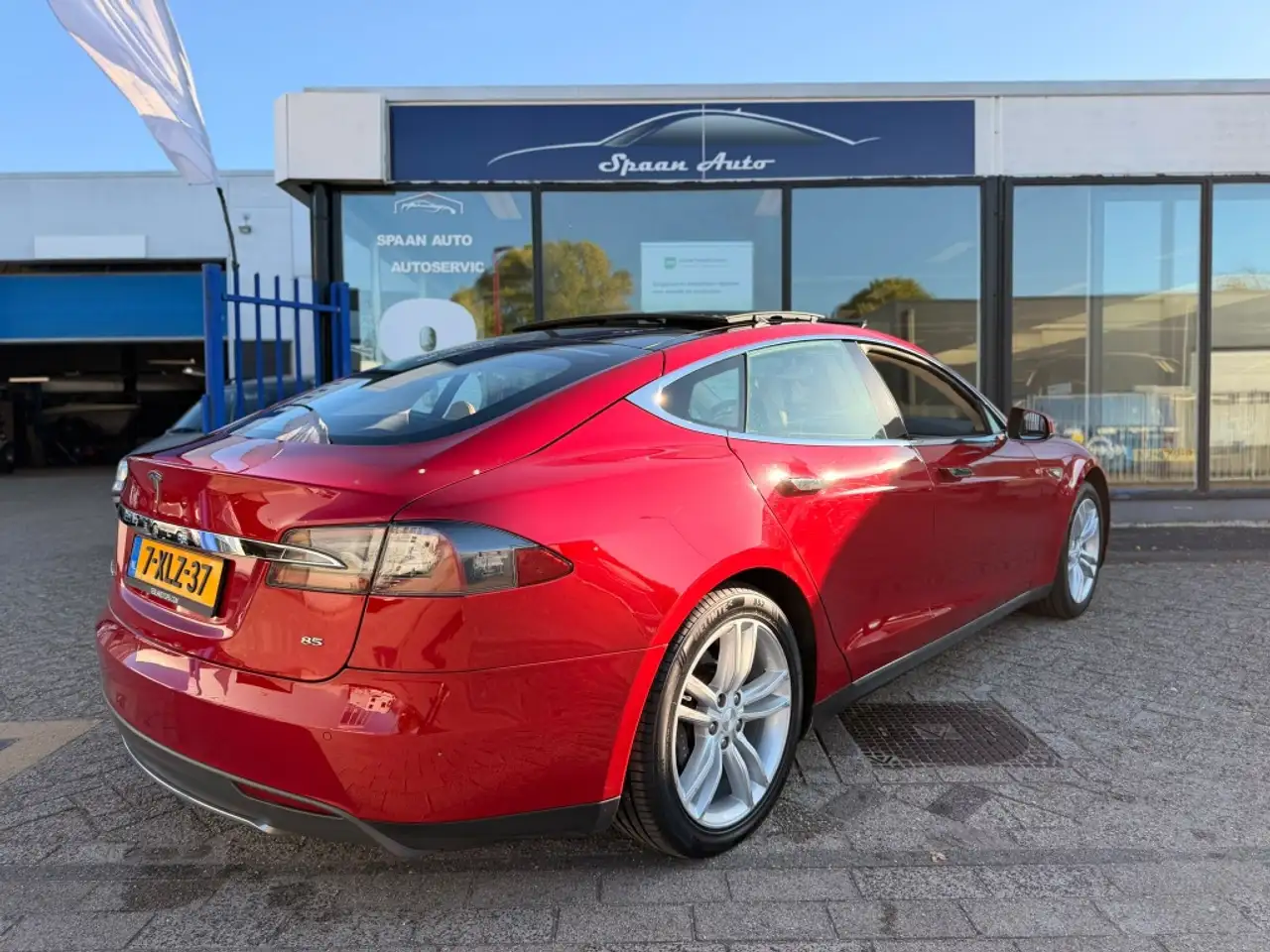 TESLA MODEL S P85+ 306CH - SUPERCHARGE GRATUITE - CAMÉRA DE RECUL - TOIT OUVRANT PANORAMIQUE - 93.410 KMS