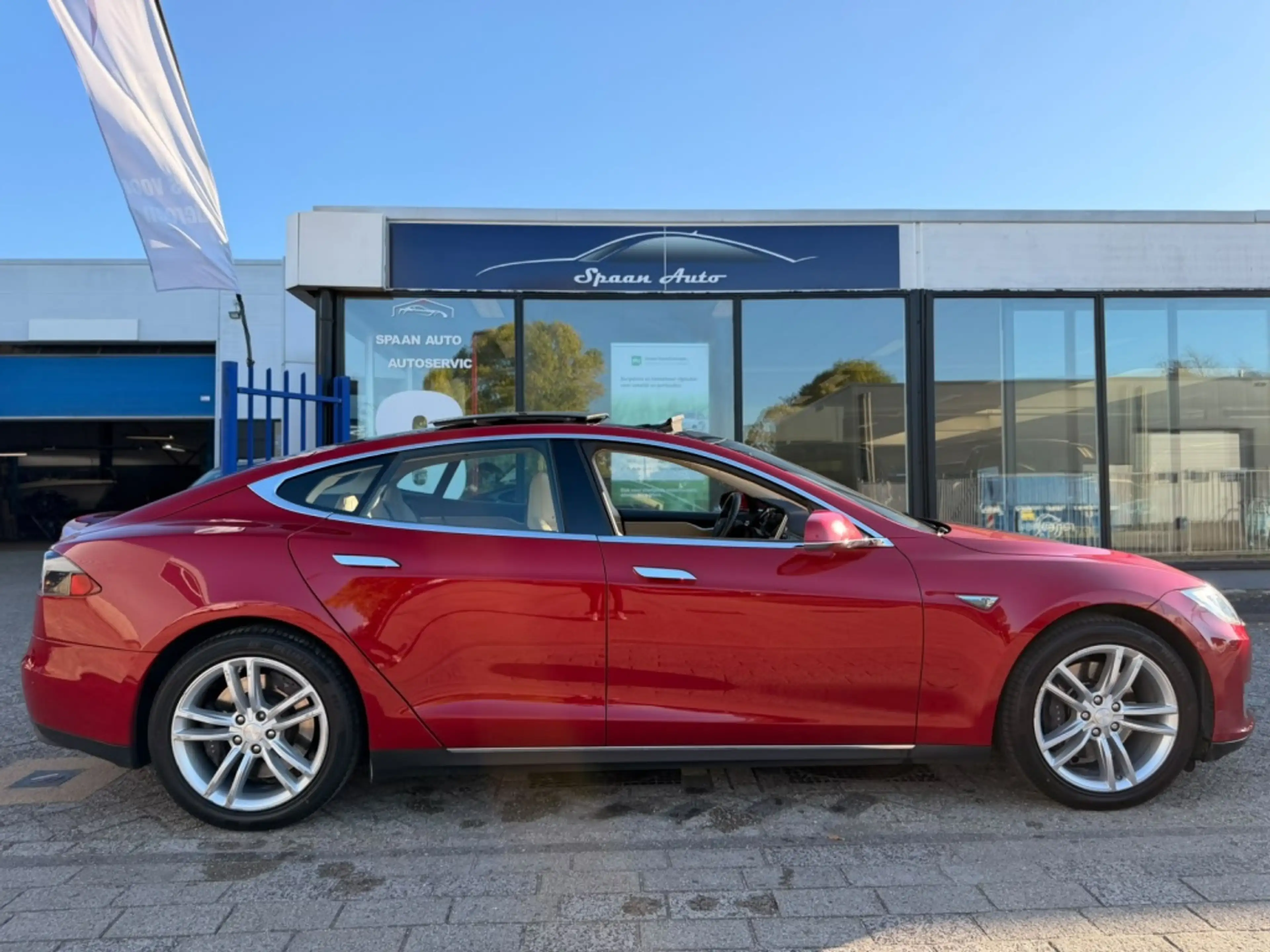 Tesla Model S motors P85+ | FREE SUPERCHARGEN | PANODAK | LEDER — photo 11