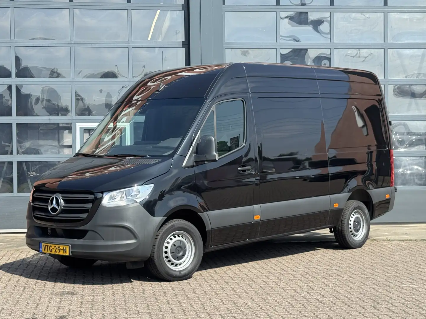 Mercedes-Benz Sprinter 315 L2H2 | 3,5t Trekhaak, Camera, Cruise | Certifi Zwart - 1