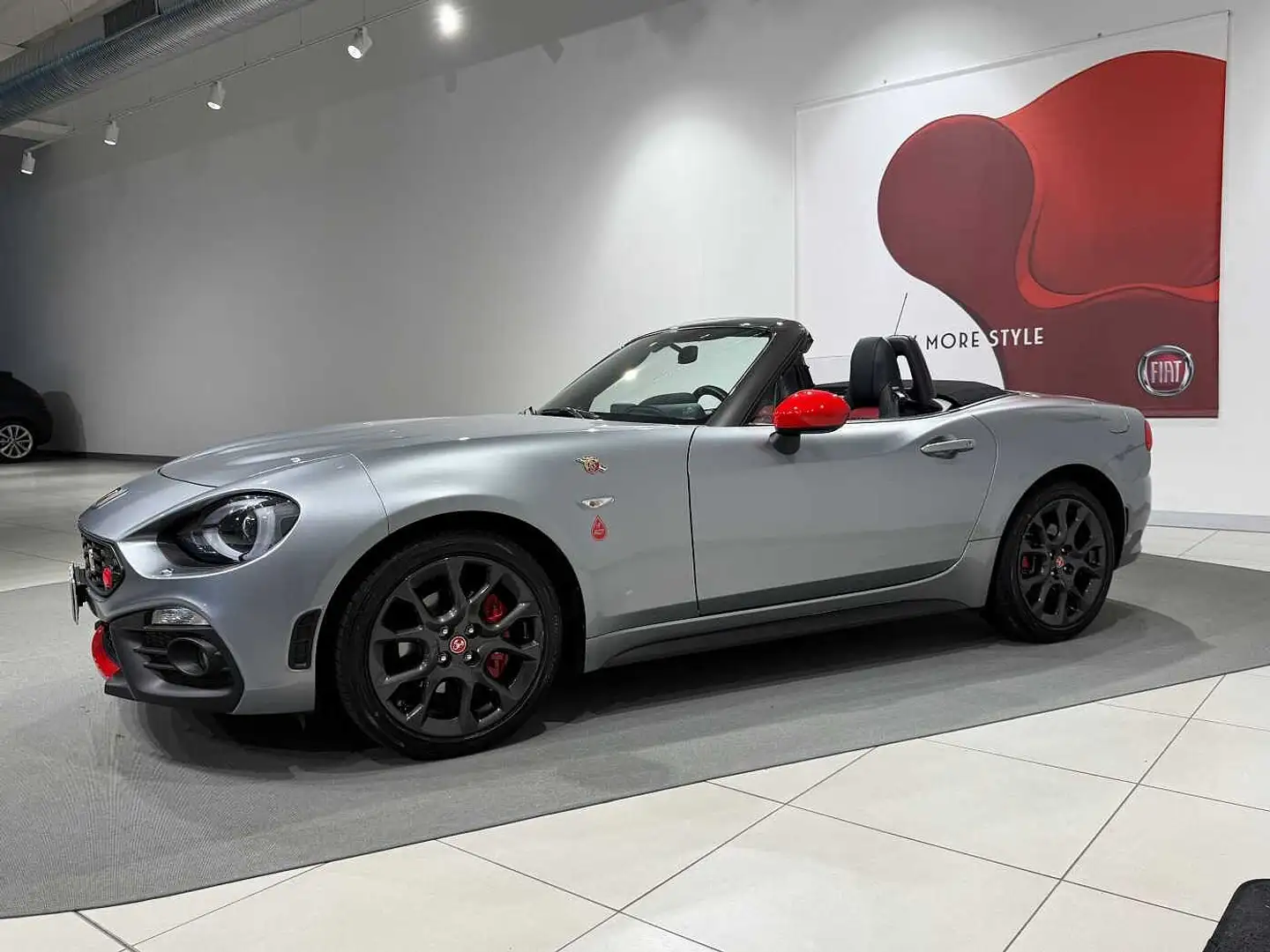 Abarth 124 Spider 1.4 Turbo MultiAir 170 CV Limited Edition Šedá - 2