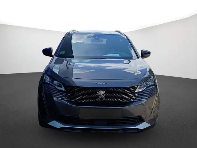 Peugeot 3008 view 3
