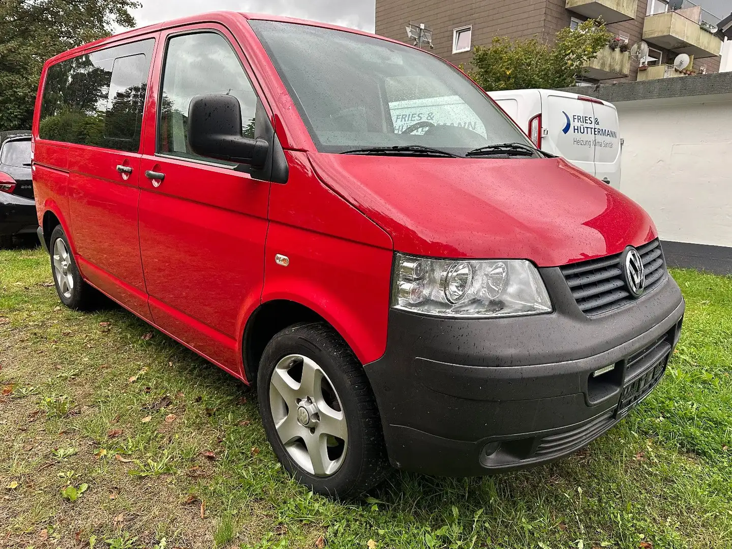 Volkswagen T5 Transporter Kombi*9Sitze*Klima*AHK*Allwetter Rojo - 1