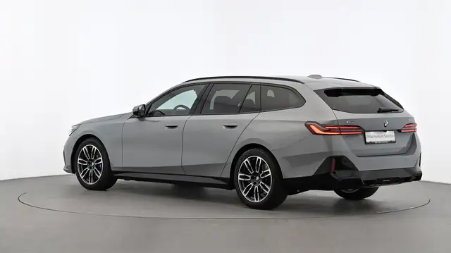 BMW 5 Series view 3