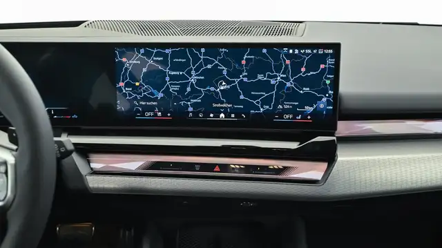 BMW 5 Series view 15