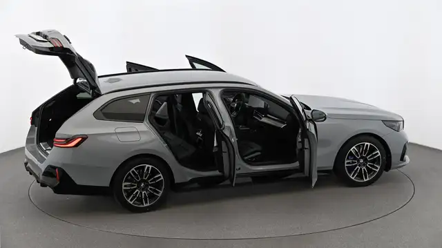 BMW 5 Series view 12