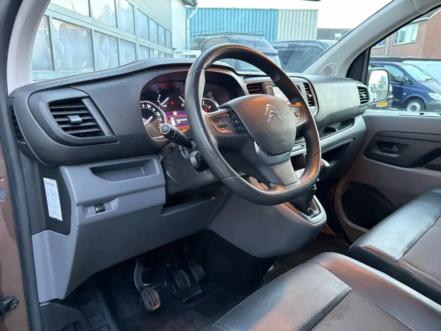 Citroen Jumpy 2.0 BlueHDI 120pk Navi Airco Cruise 3-pers. Apple Braun - 2