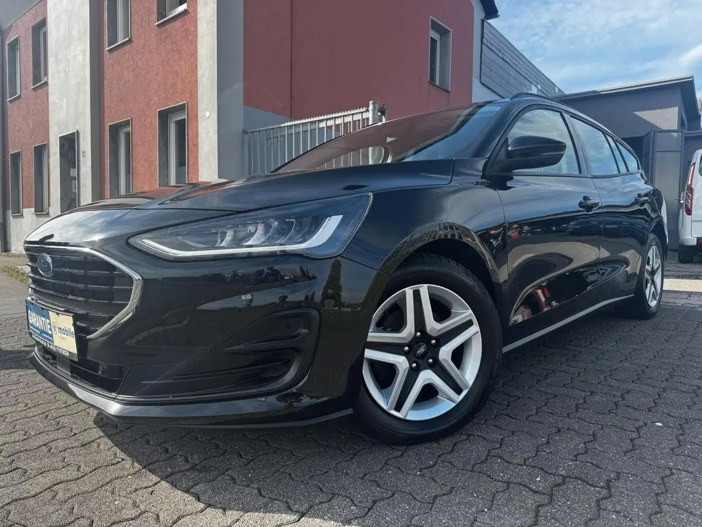 Ford Focus 1.5 TDCI AppLink.DAB.LED.Navi.PDC.1-Hand Noir - 1