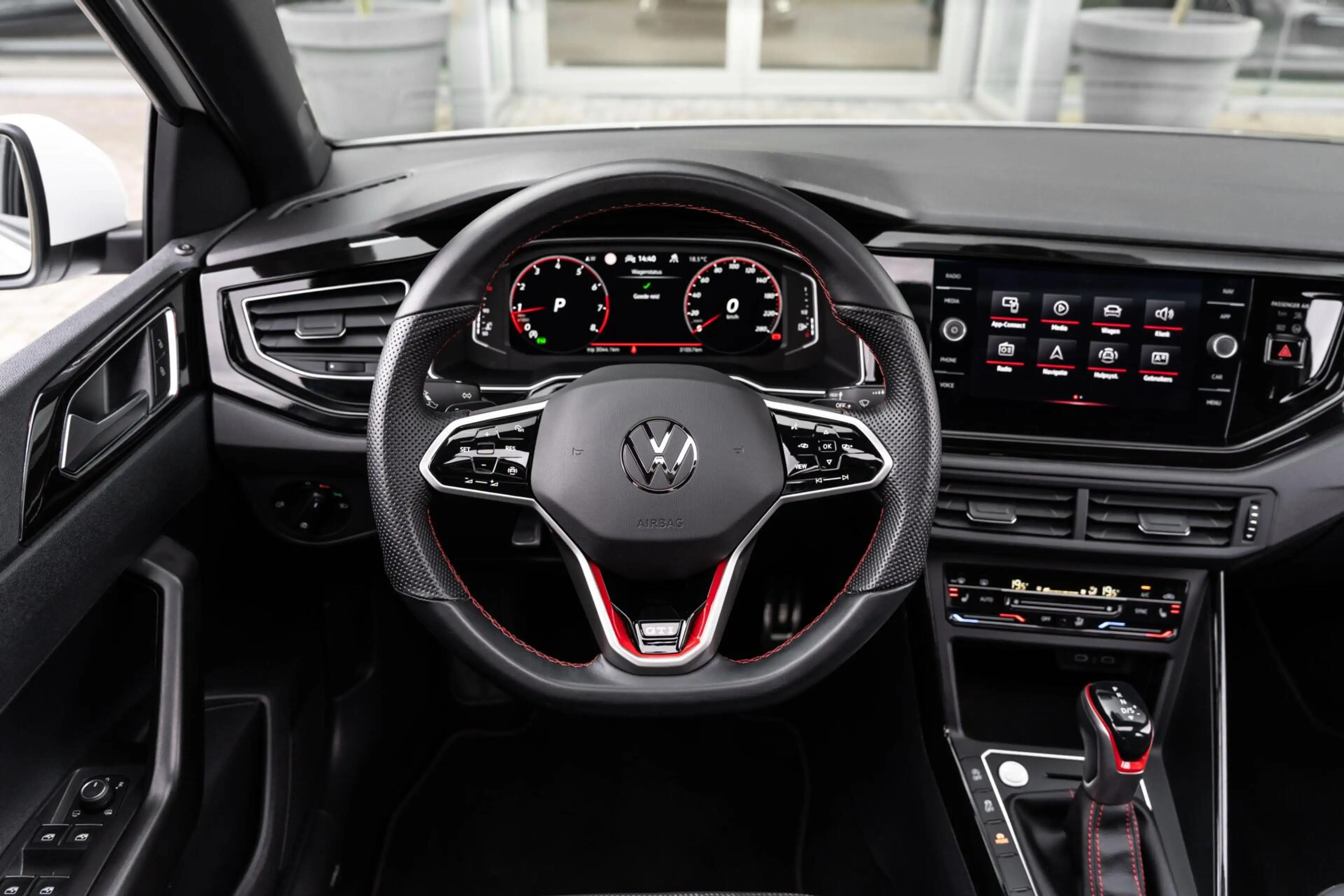 Volkswagen Polo GTI 2.0 TSI Pano DSG ACC Stoelverw — photo 16