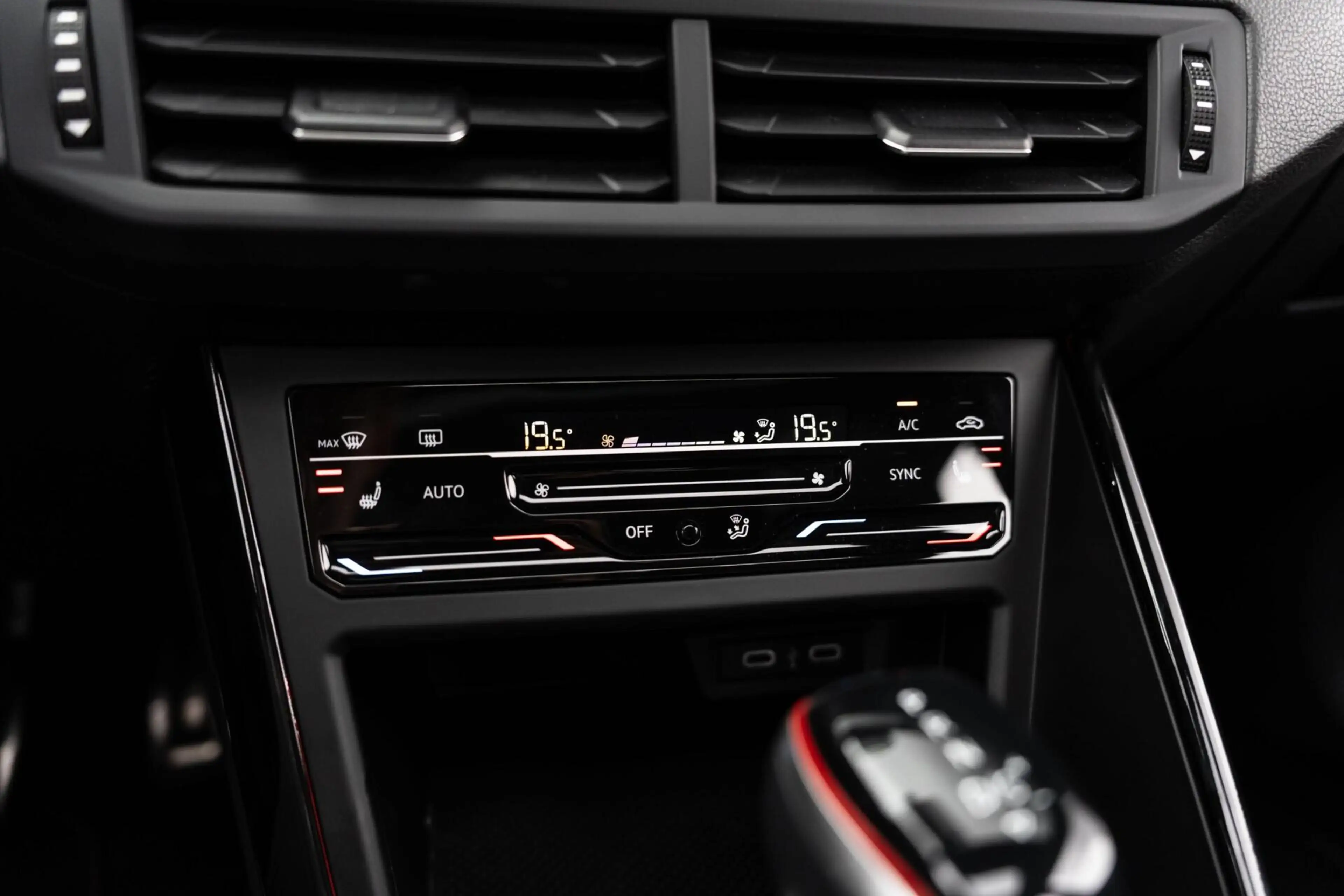 Volkswagen Polo GTI 2.0 TSI Pano DSG ACC Stoelverw — photo 30