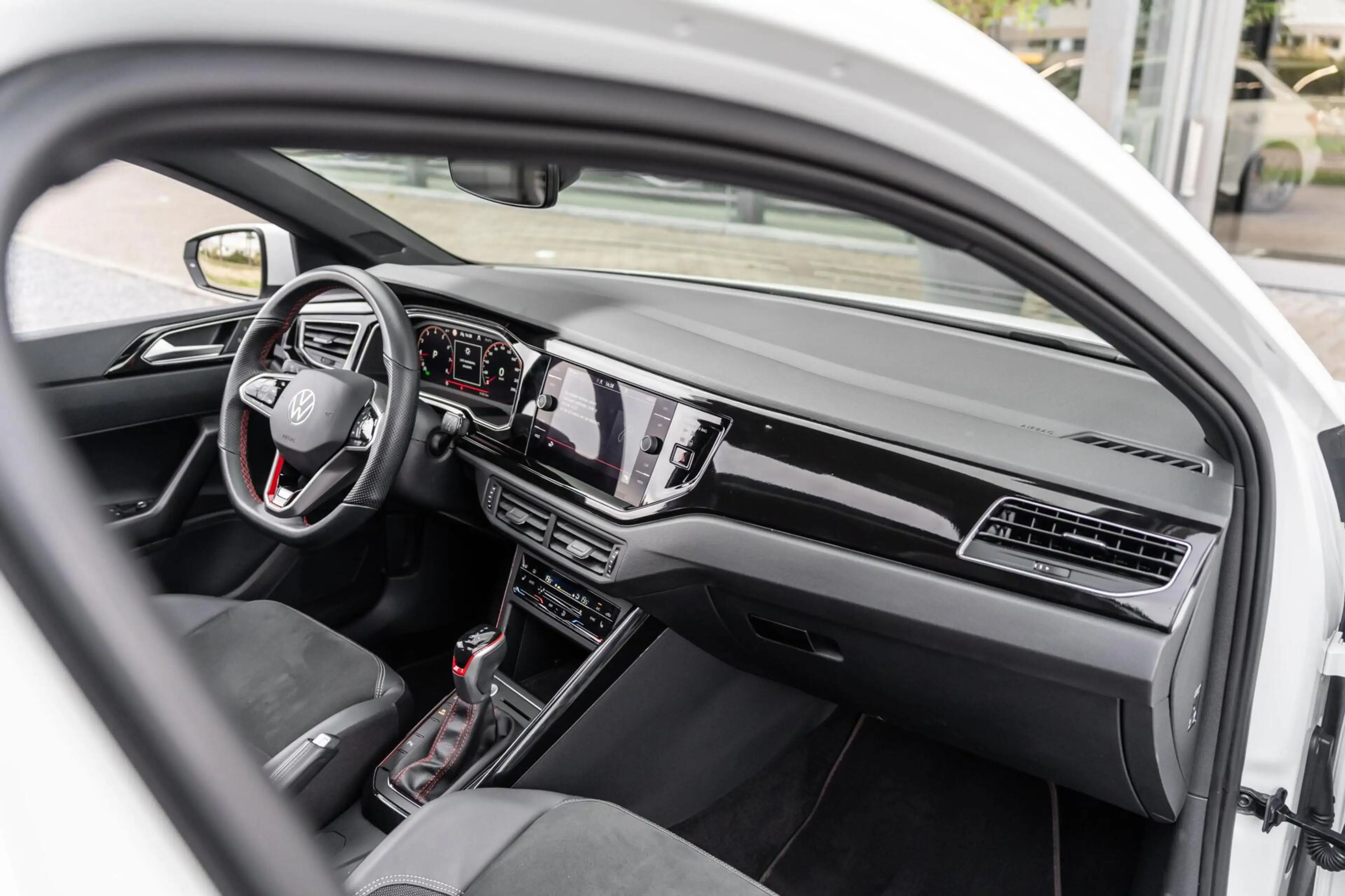 Volkswagen Polo GTI 2.0 TSI Pano DSG ACC Stoelverw — photo 19