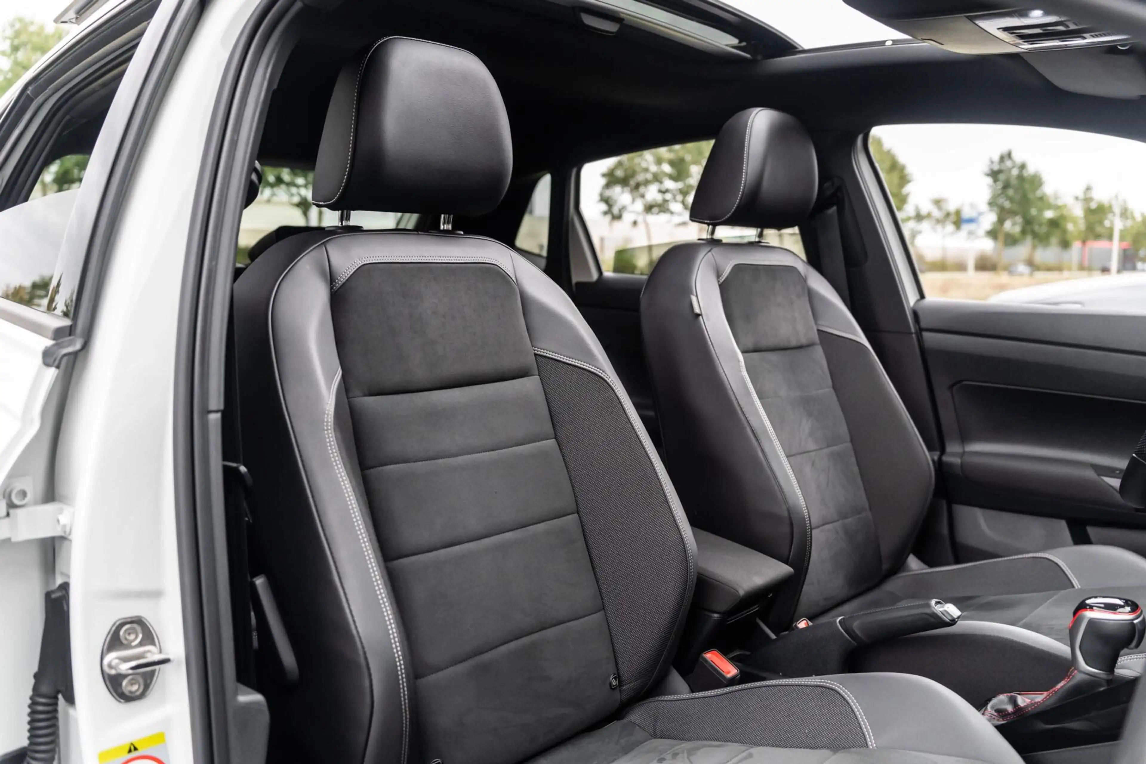 Volkswagen Polo GTI 2.0 TSI Pano DSG ACC Stoelverw — photo 25