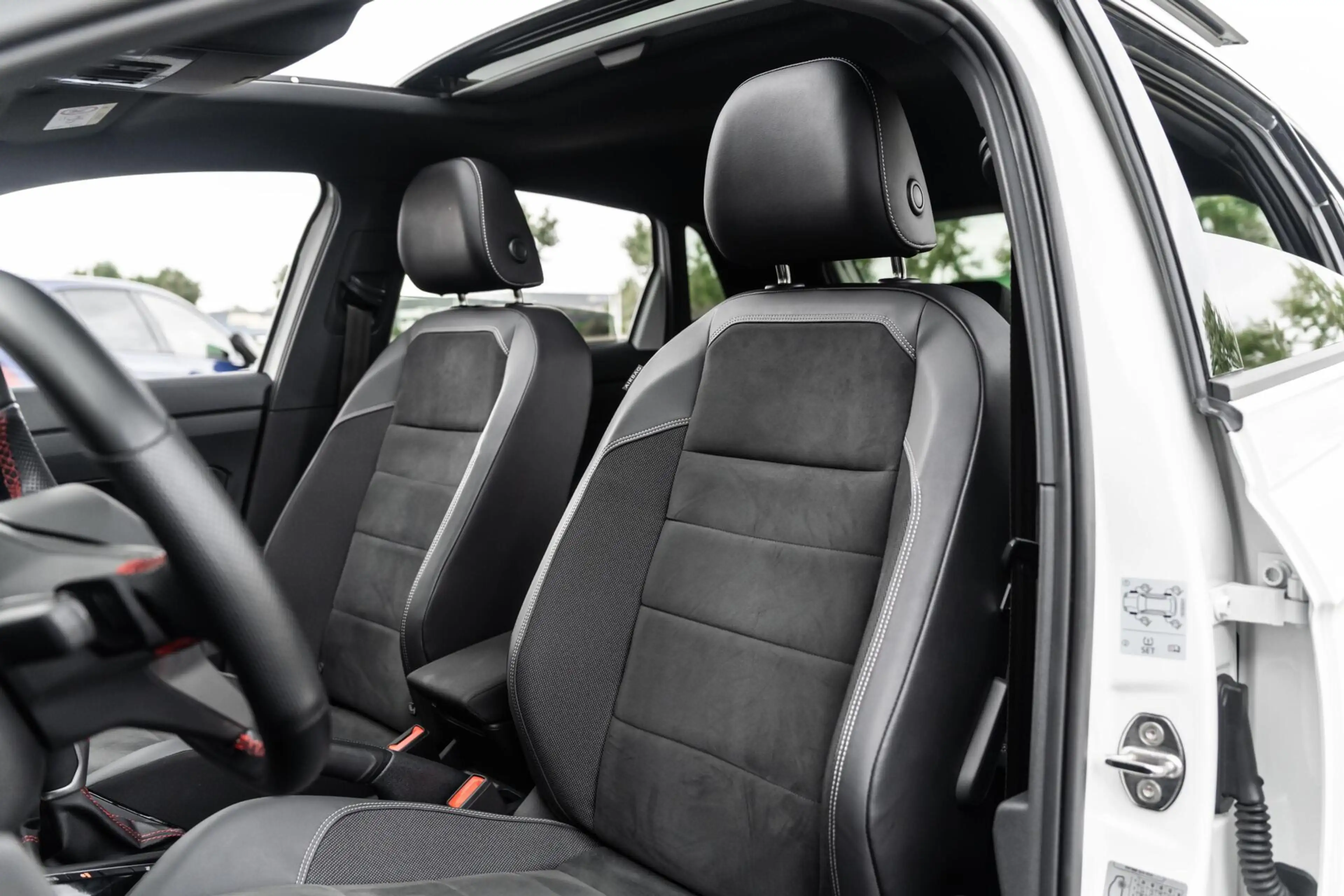Volkswagen Polo GTI 2.0 TSI Pano DSG ACC Stoelverw — photo 21
