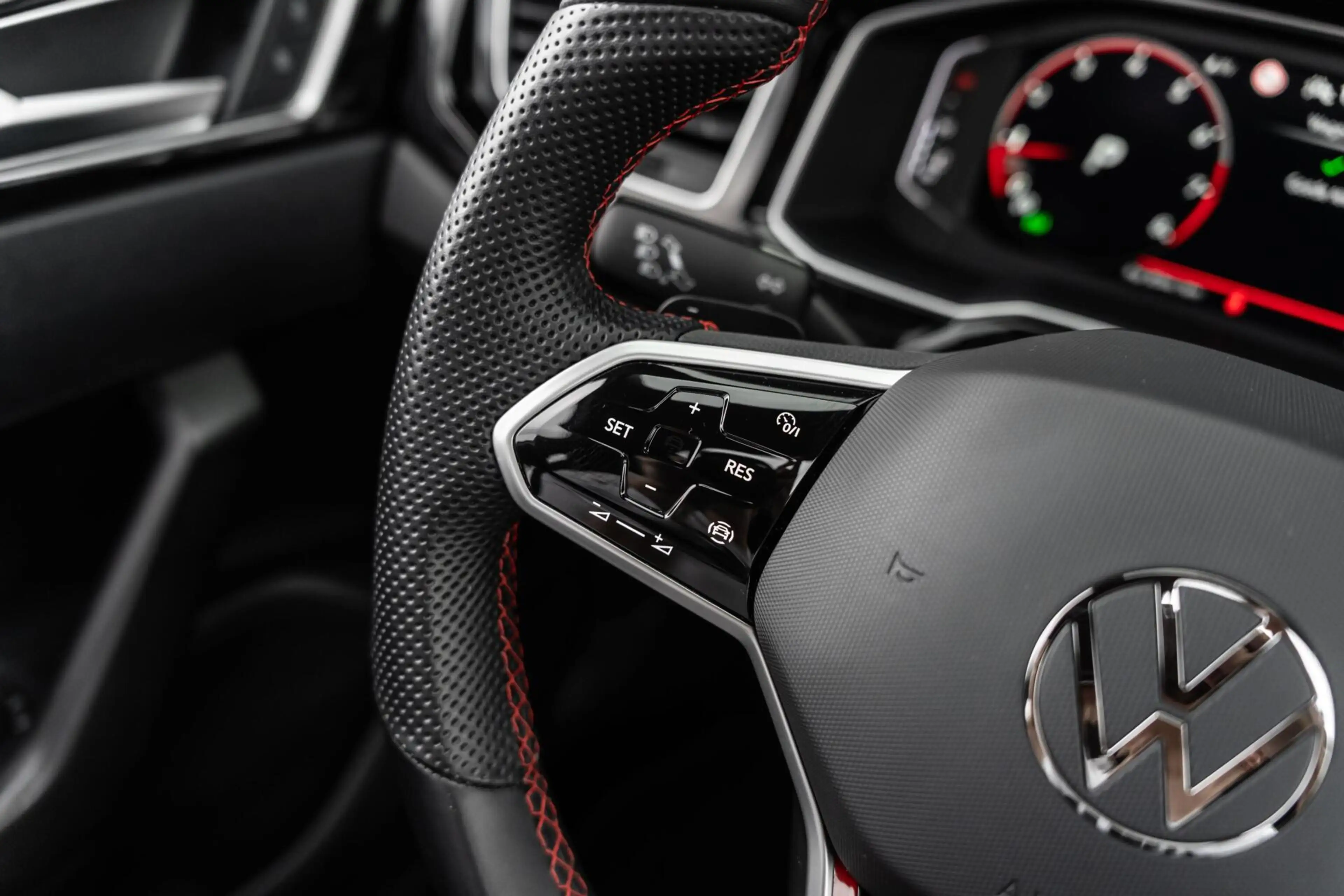 Volkswagen Polo GTI 2.0 TSI Pano DSG ACC Stoelverw — photo 27