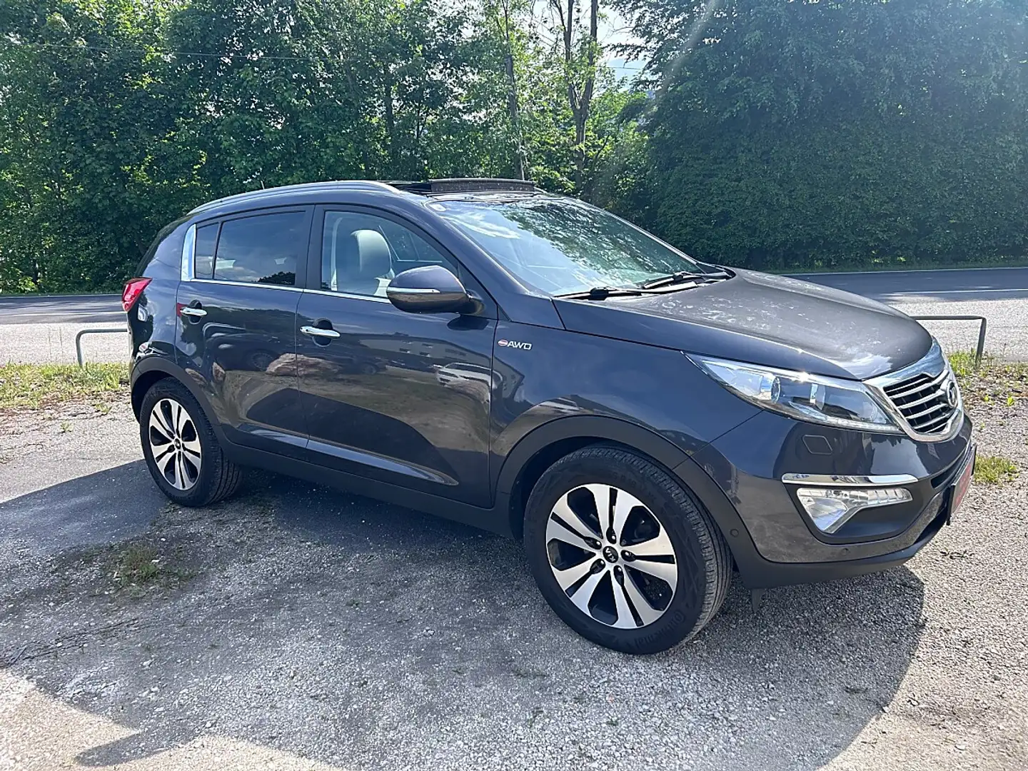 Kia Sportage Active Pro 2,0 CRDi 4WD DPF Grau - 2