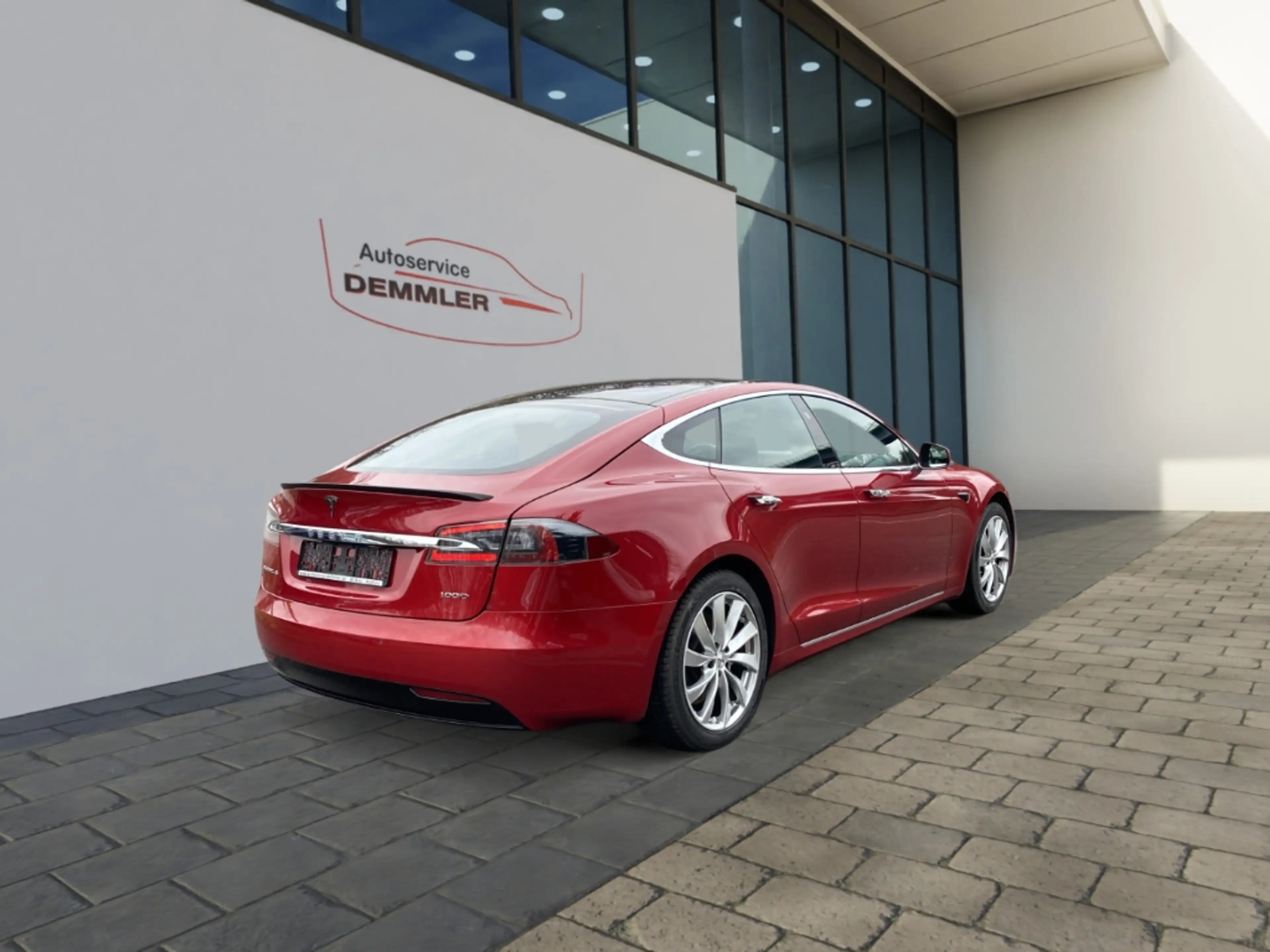 Tesla Model S Dual 4x4, Luftfederung — photo 4