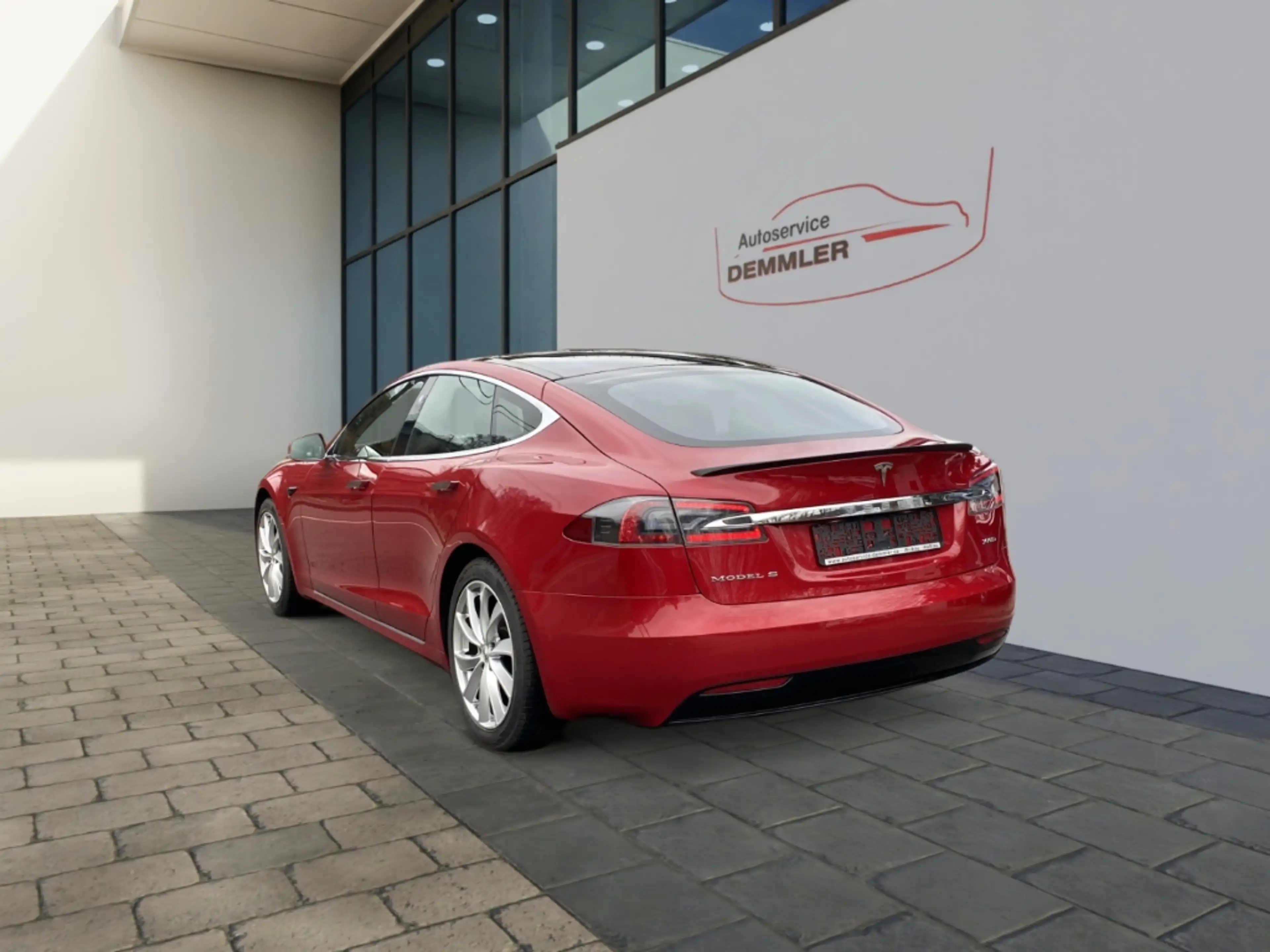 Tesla Model S Dual 4x4, Luftfederung — photo 3