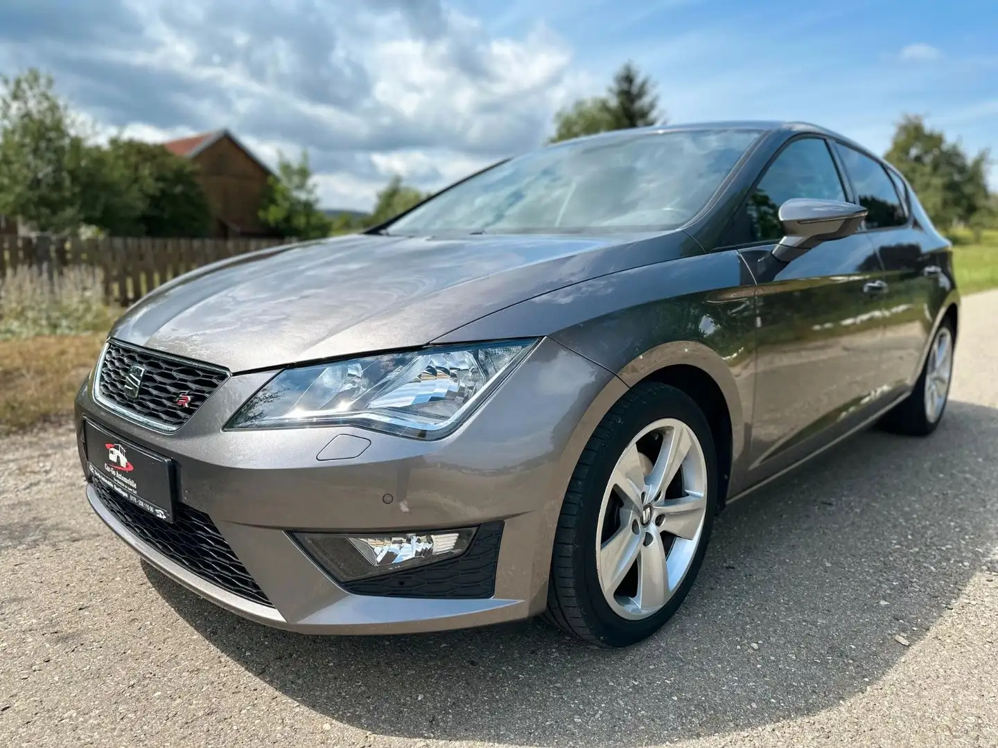 SEAT Leon FR*DSG*Temp*Navi*SHZ*PDC*TOP* Grau - 2