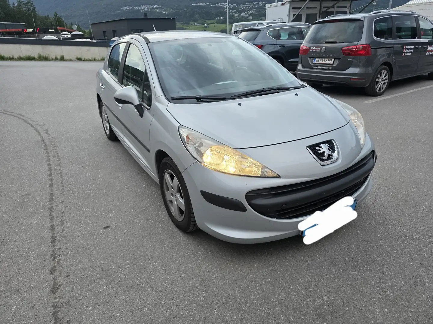 Peugeot 207 Trendy 1,4 Silber - 1