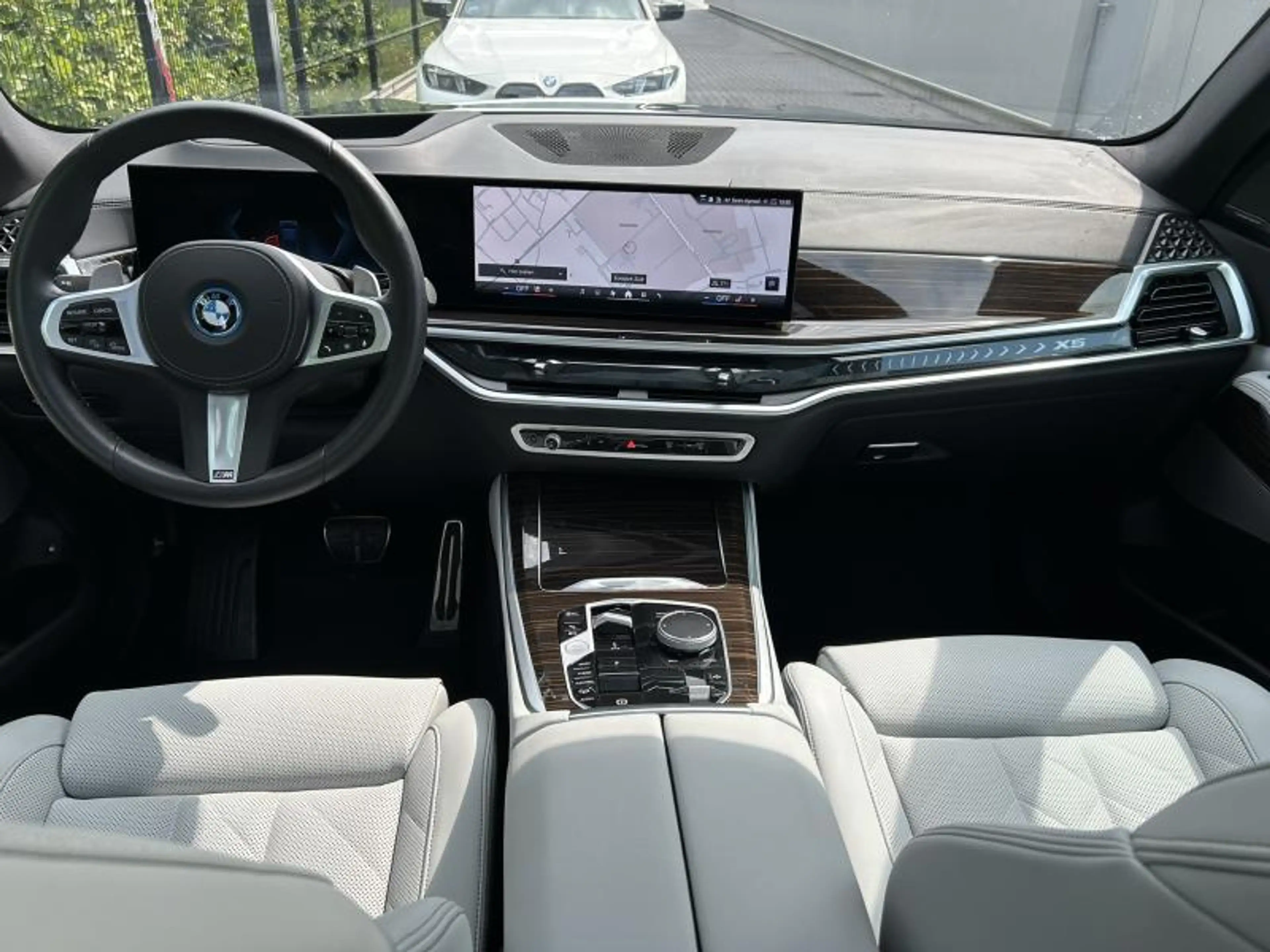 BMW X5 xD50e — photo 7