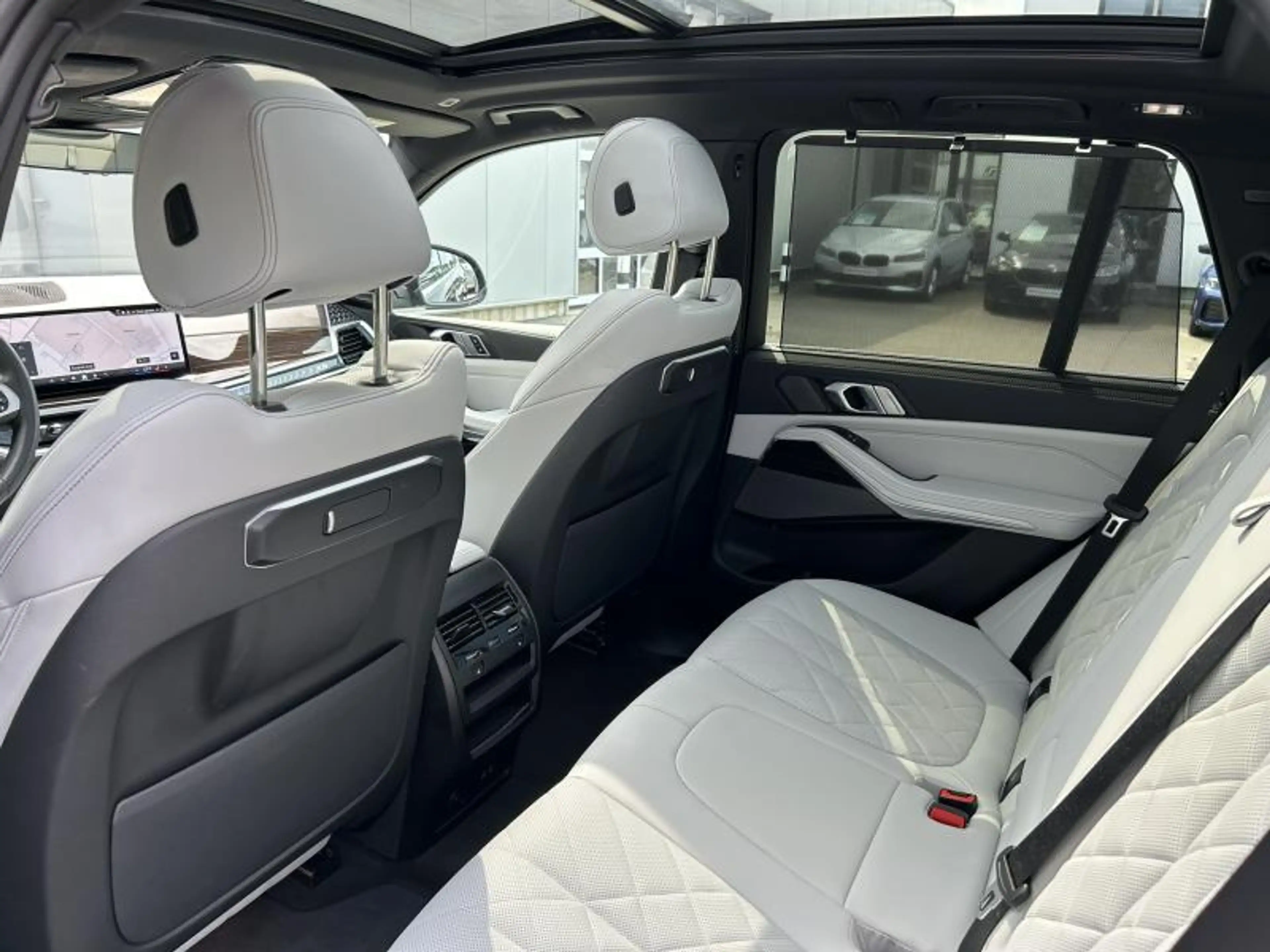 BMW X5 xD50e — photo 15