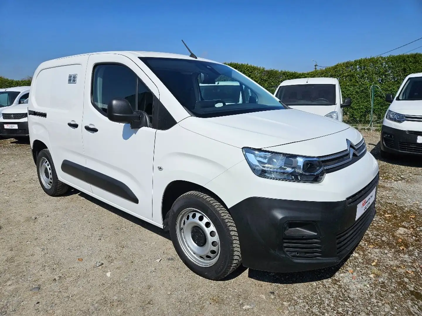 Citroen Berlingo 1.2 BENZINE FULL OPTION Weiß - 1