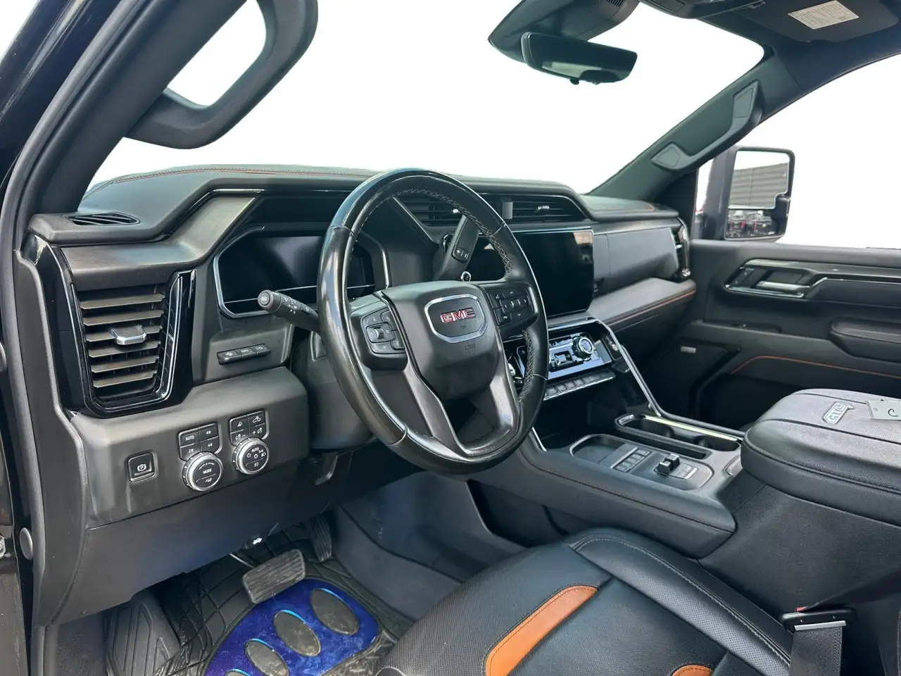 GMC Sierra 3500HD photo GMC Sierra 3500HD