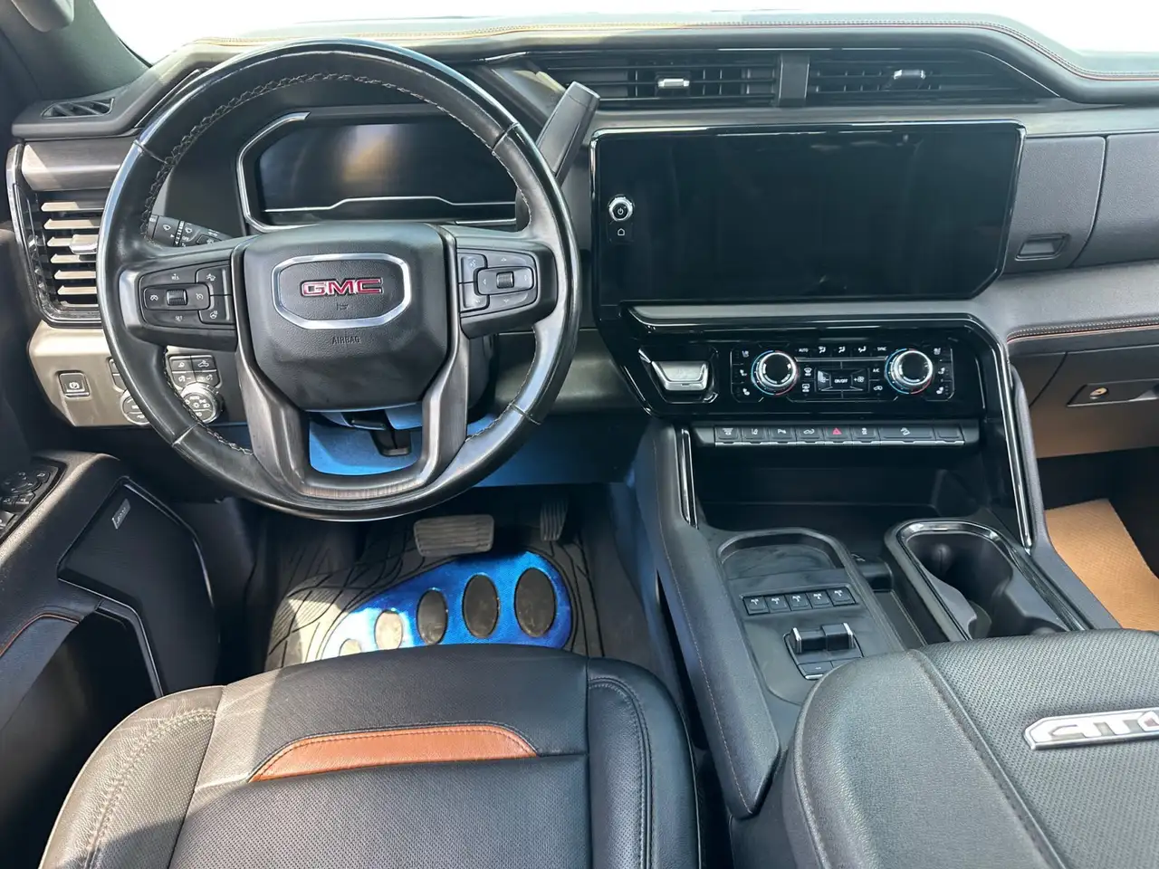 GMC Sierra 3500HD photo GMC Sierra 3500HD
