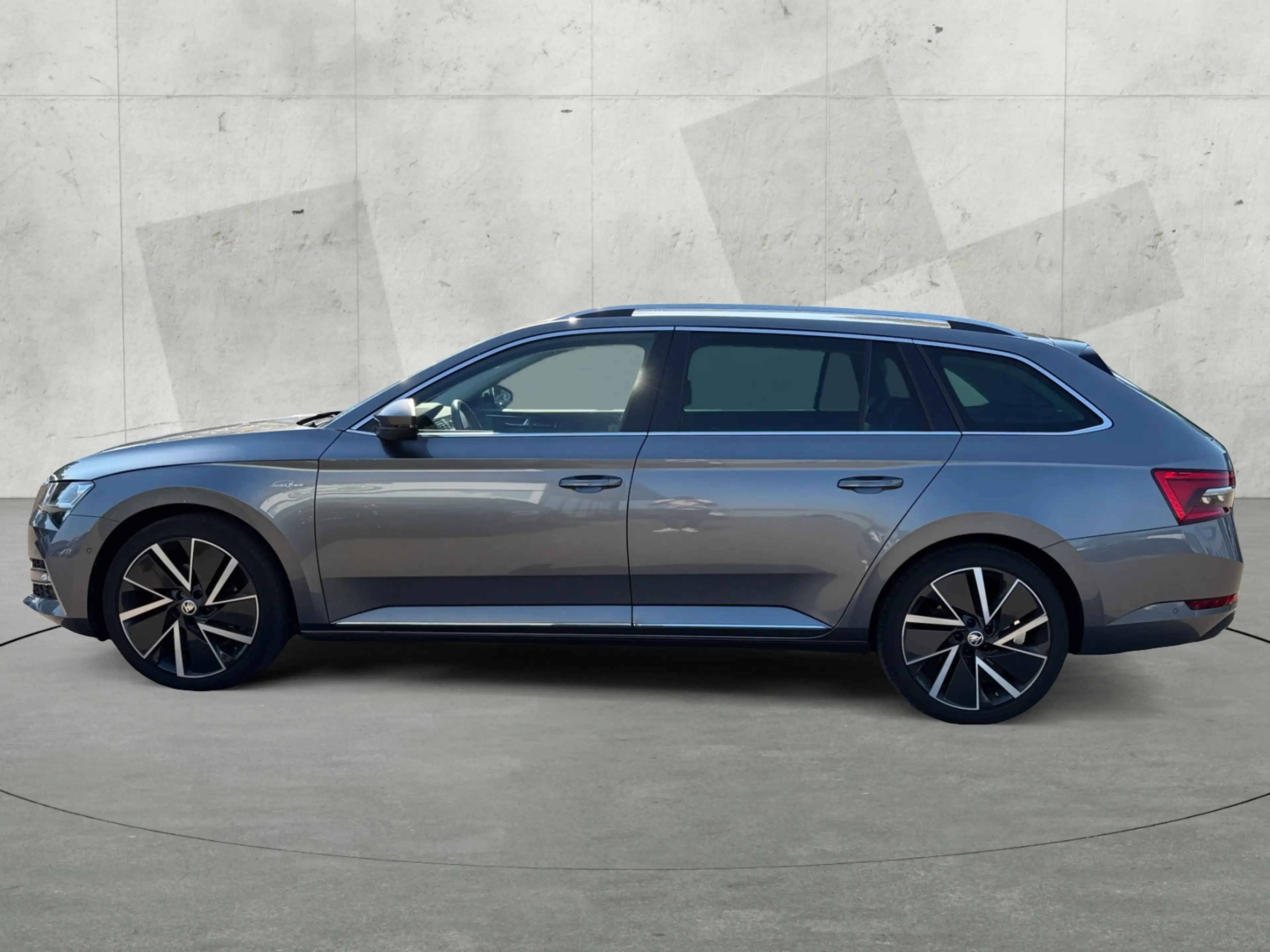 Skoda Superb Combi 2.0 TDI DSG L&K +AHK +360° +CANTON +STHZ +M — photo 3