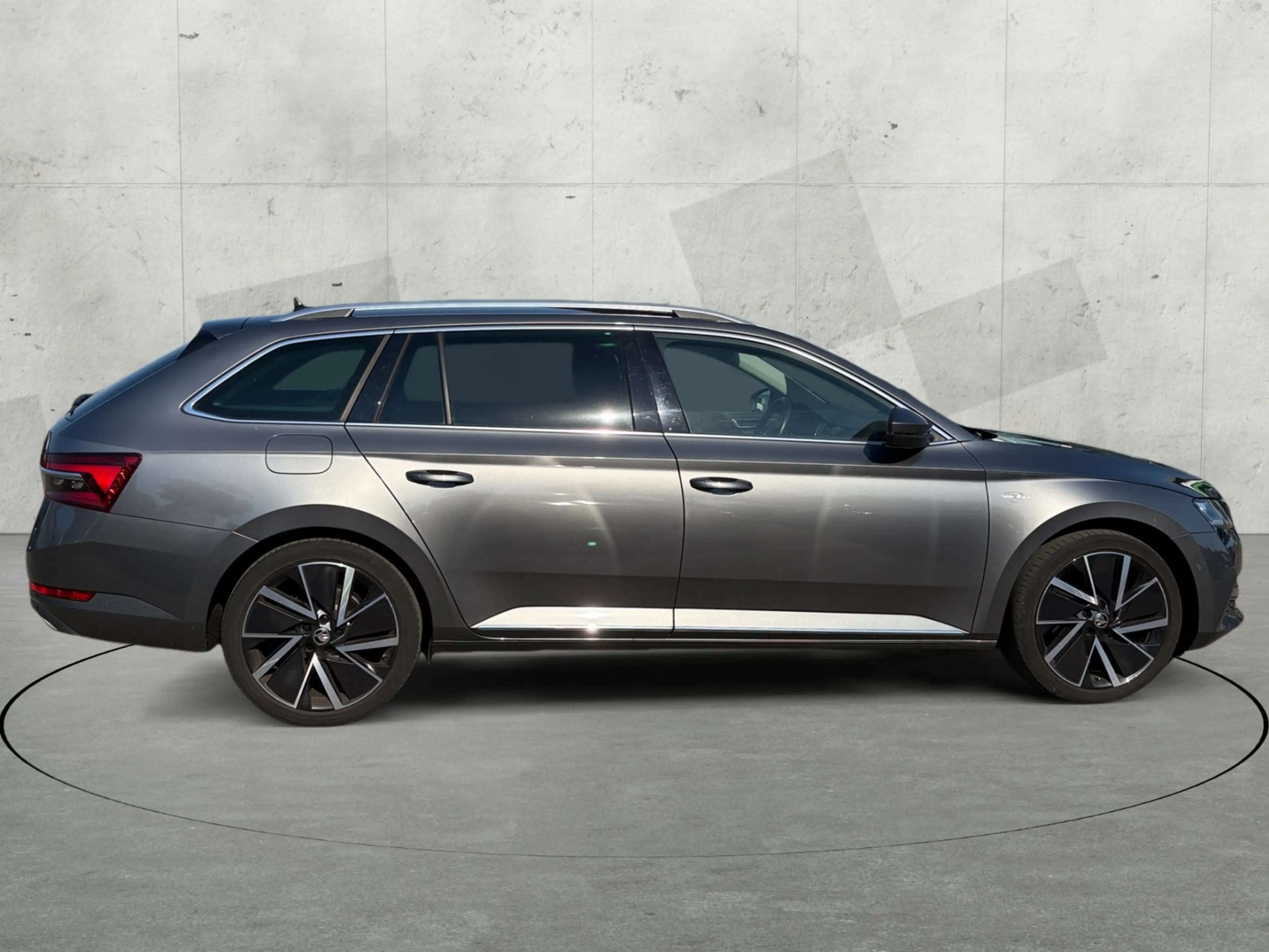 Skoda Superb Combi 2.0 TDI DSG L&K +AHK +360° +CANTON +STHZ +M — photo 7