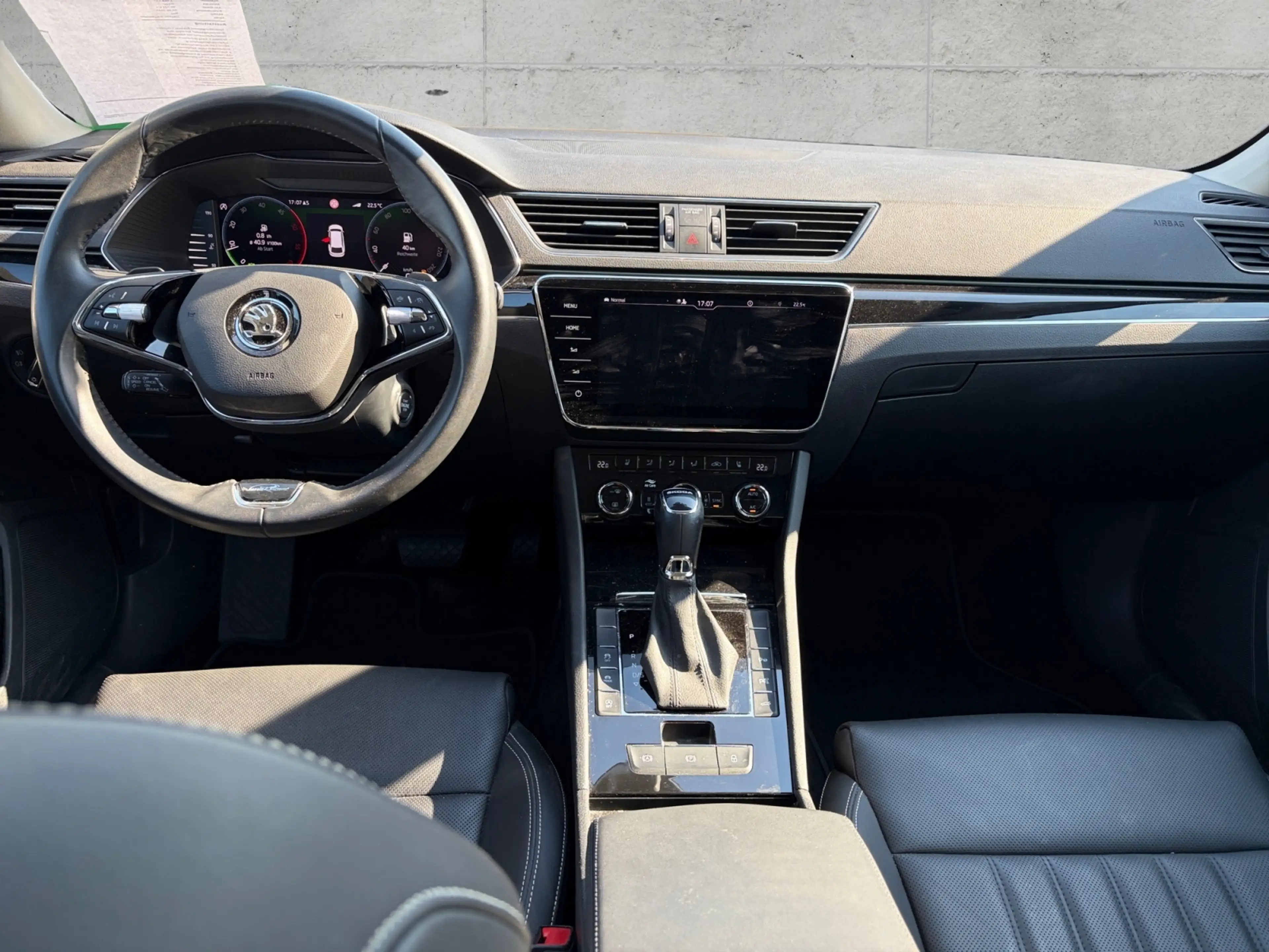 Skoda Superb Combi 2.0 TDI DSG L&K +AHK +360° +CANTON +STHZ +M — photo 15