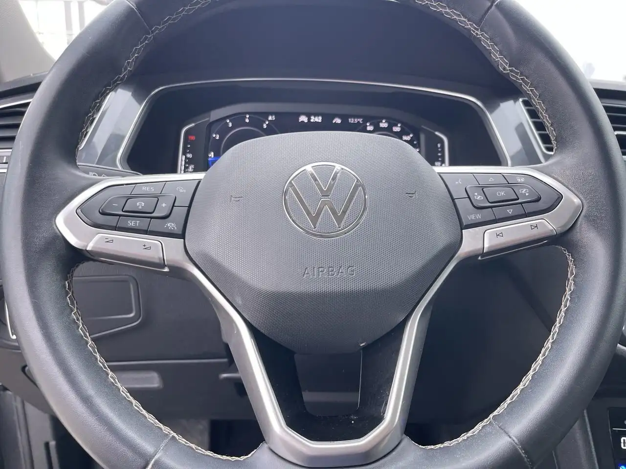 Volkswagen Tiguan снимка Volkswagen Tiguan