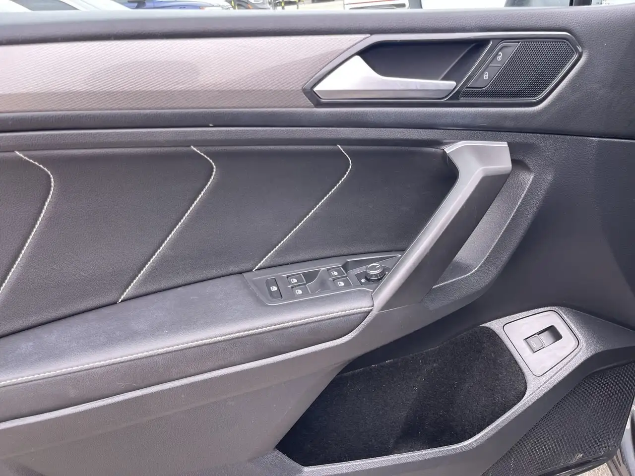 Volkswagen Tiguan снимка Volkswagen Tiguan