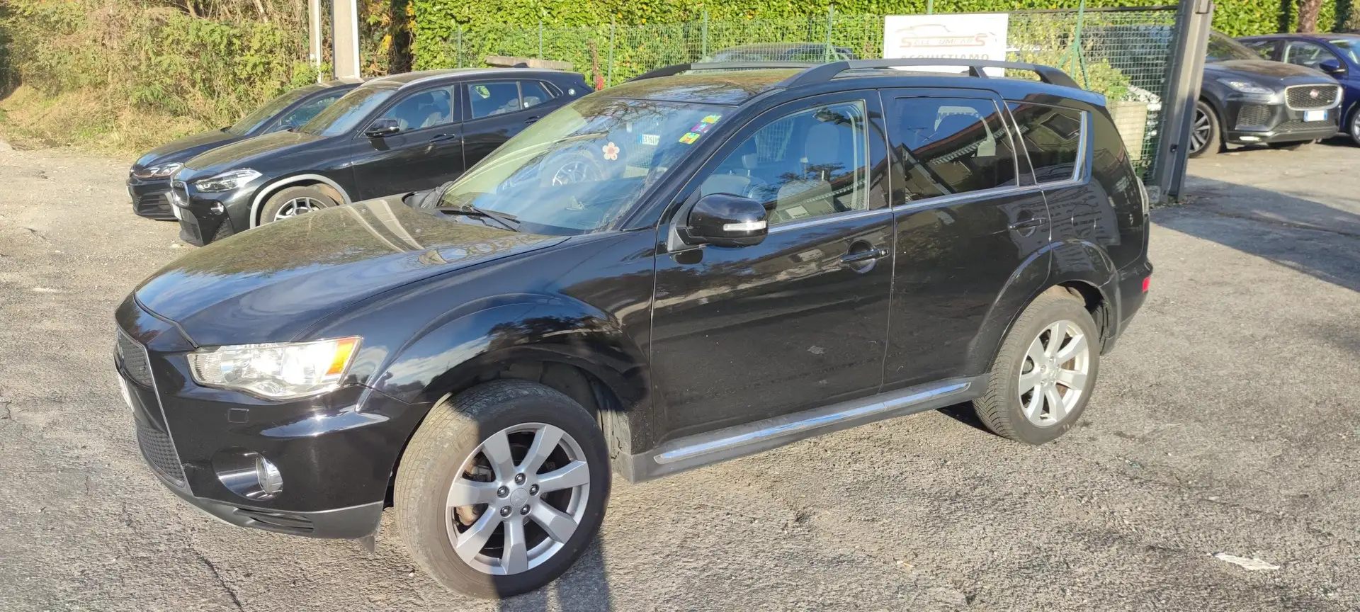 Mitsubishi Outlander Outlander 2.2 di-d Instyle 7p.t Czarny - 1