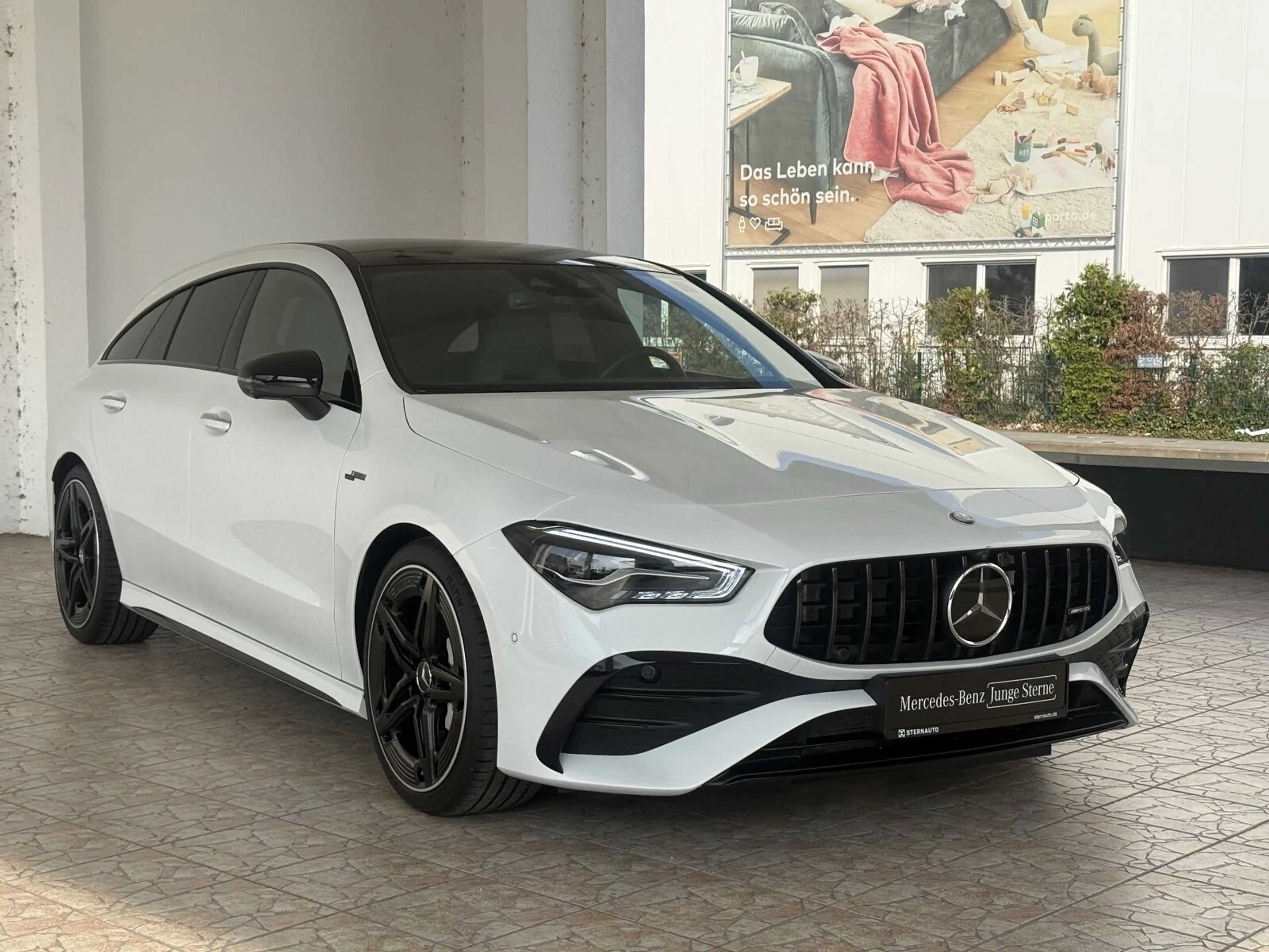 Mercedes-Benz CLA 35 AMG CLA 35 4M SB Premium Pano Burmester Distro Night — photo 3