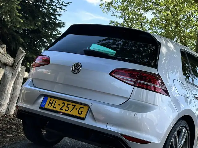Volkswagen Golf view 5