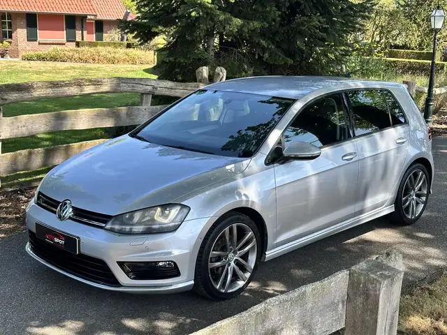 Volkswagen Golf view 14