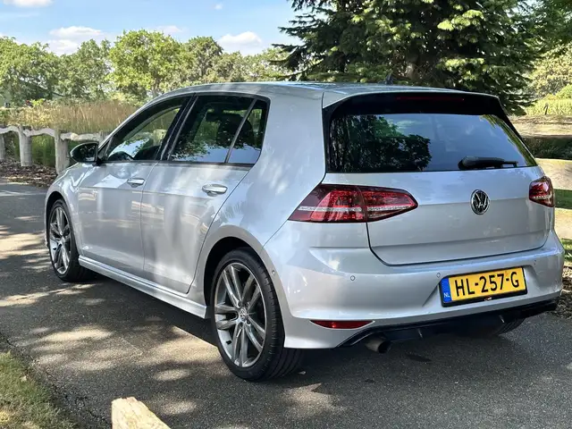 Volkswagen Golf view 13
