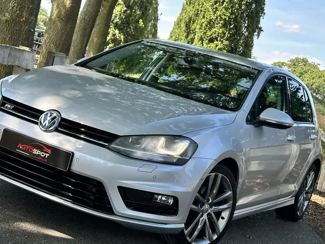 Volkswagen Golf view 2