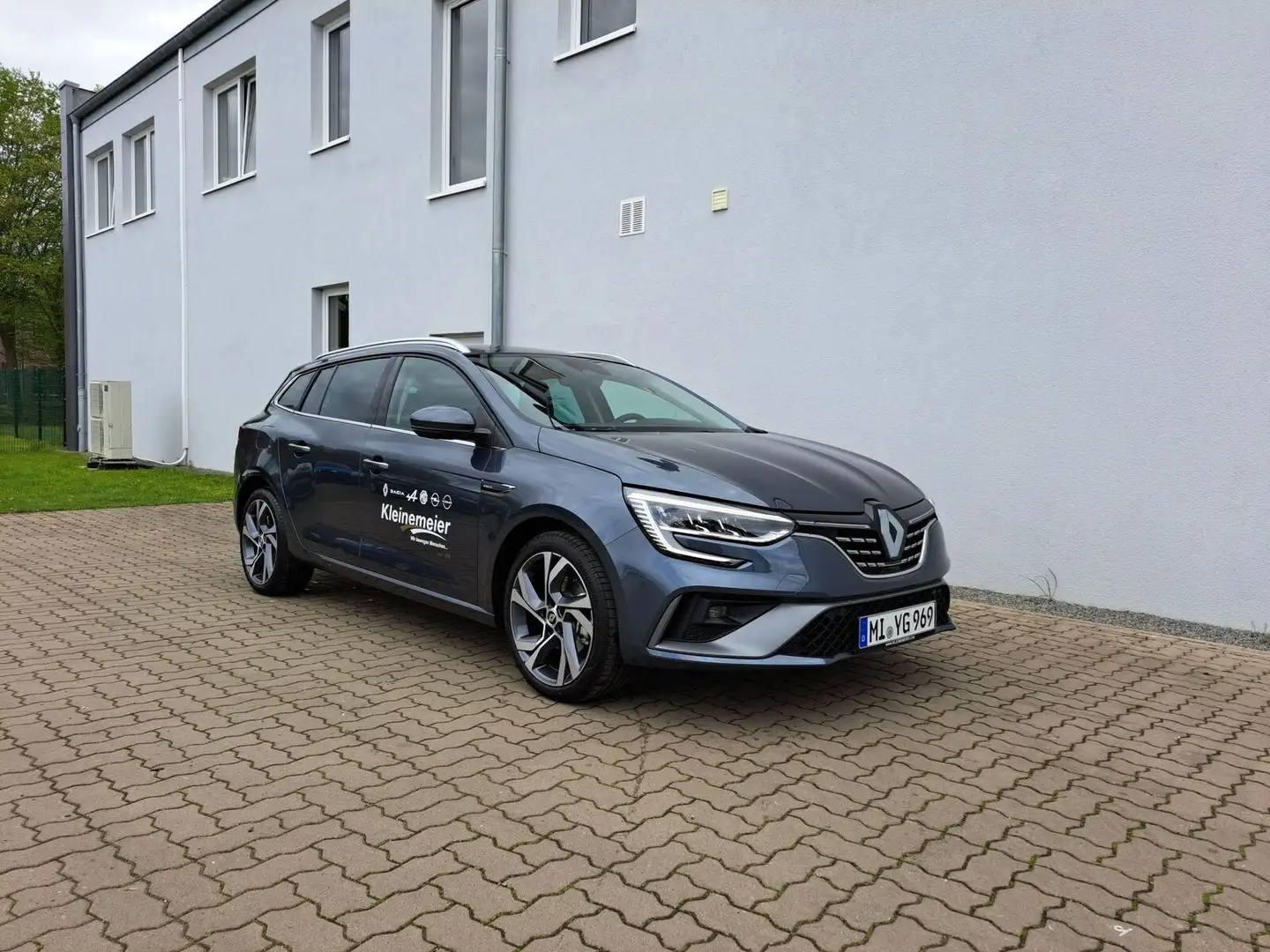Renault Megane Grandtour R.S.Line TCe160*Schiebedach* Grau - 2
