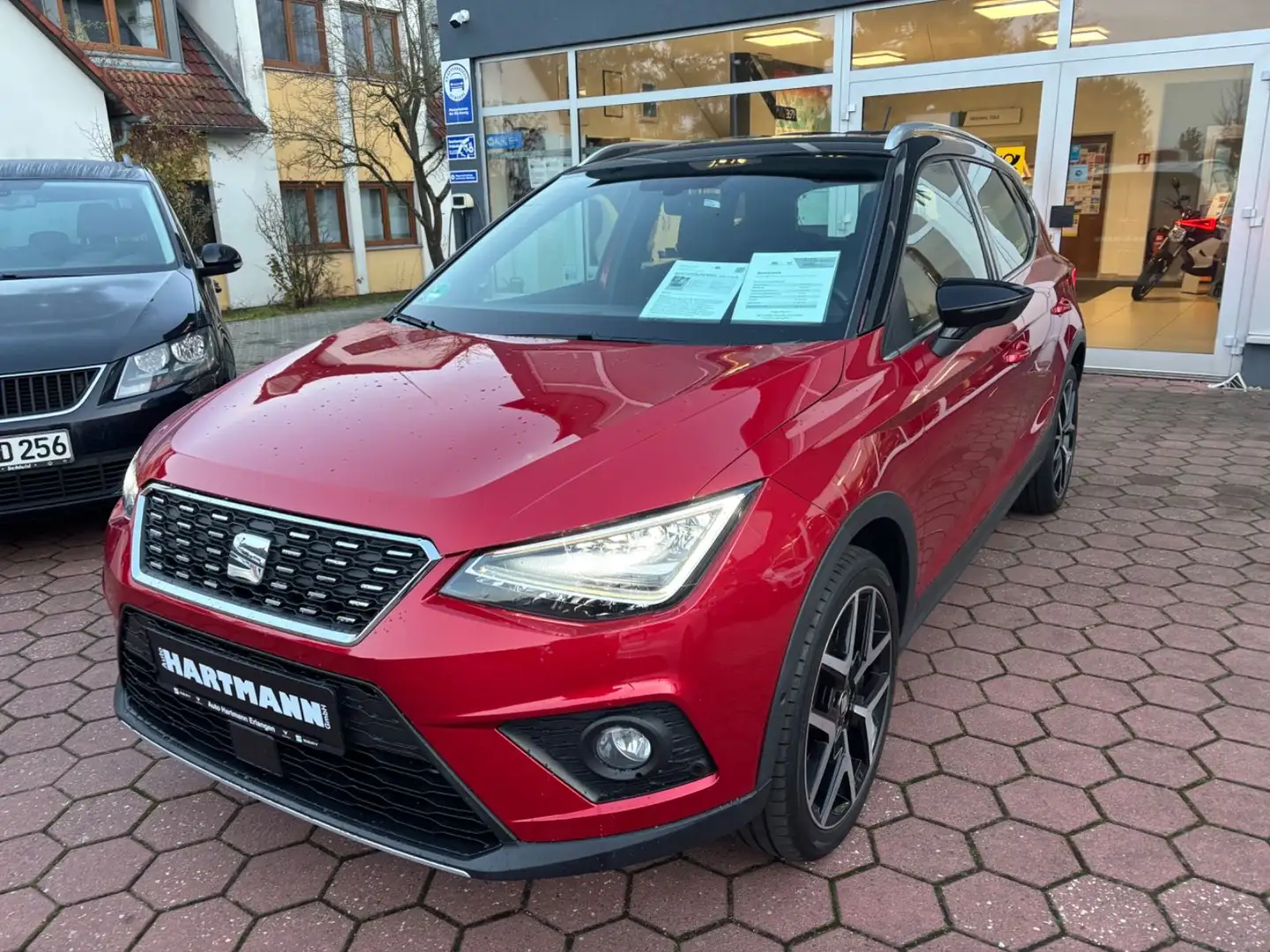 SEAT Arona Xcellence, Kamera, SHZ, FullLink Rot - 1