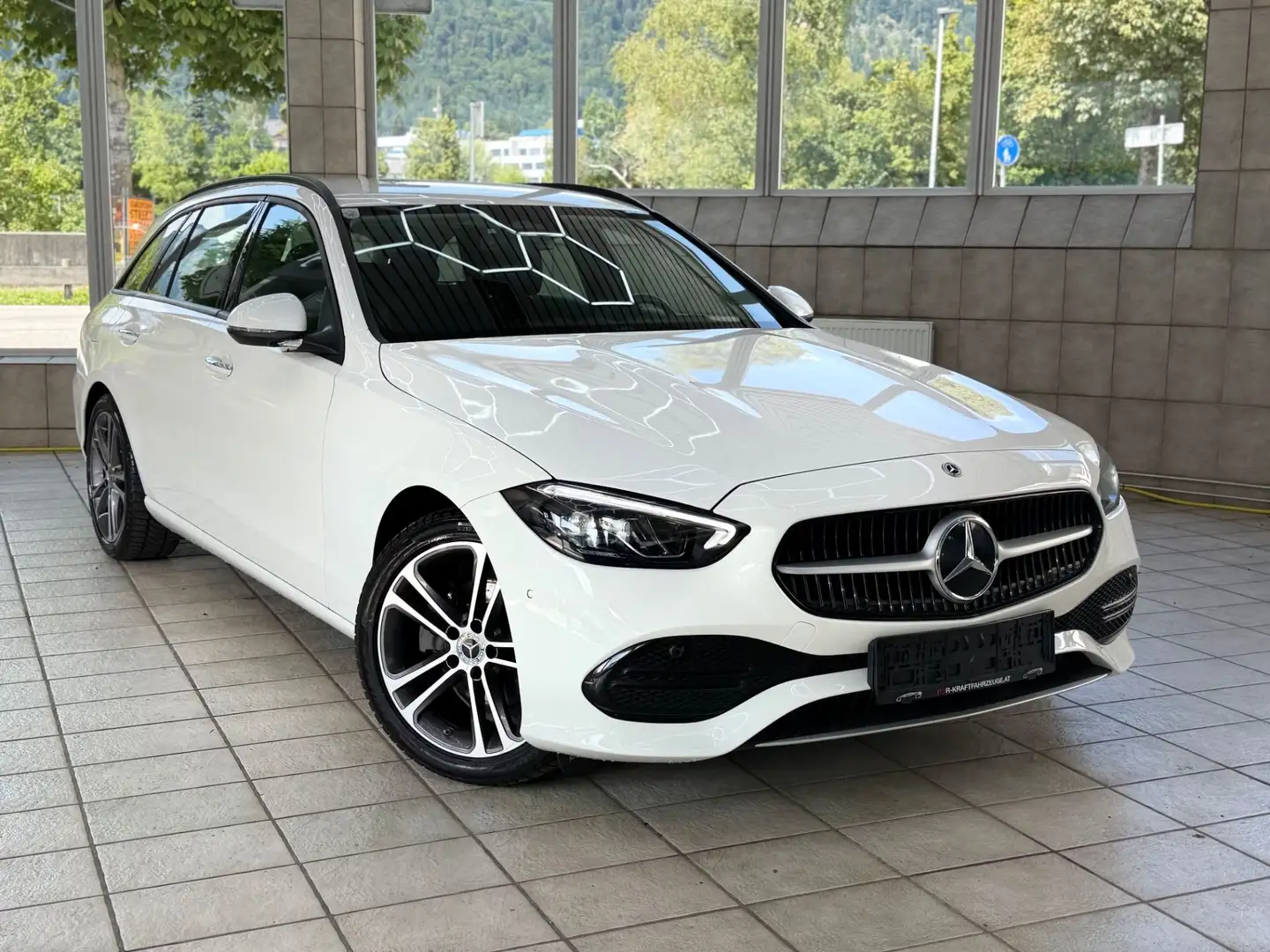 Mercedes-Benz C 180 C-Klasse C 180 (EURO 6d) Weiß - 2