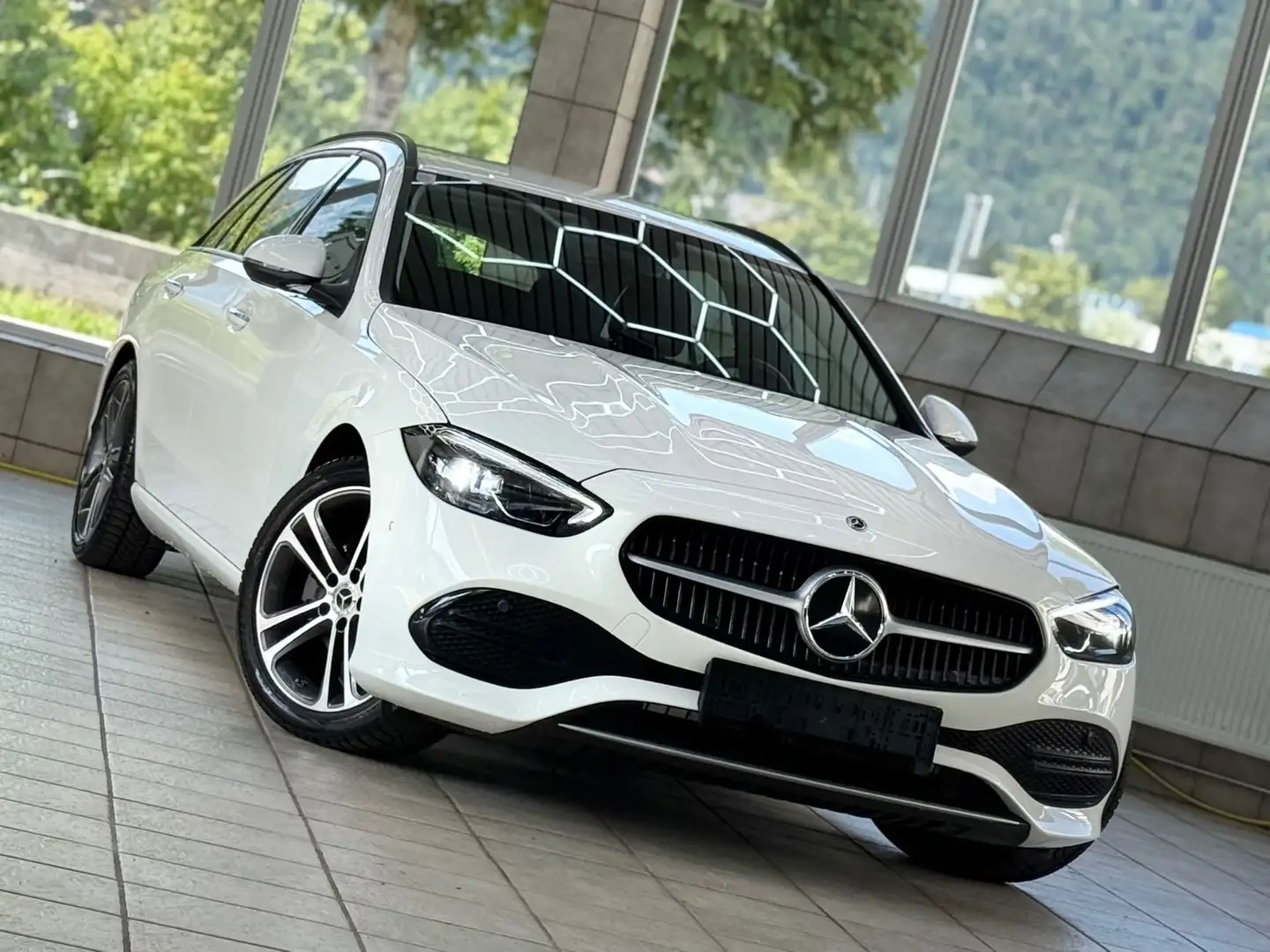 Mercedes-Benz C 180 C-Klasse C 180 (EURO 6d) Weiß - 1