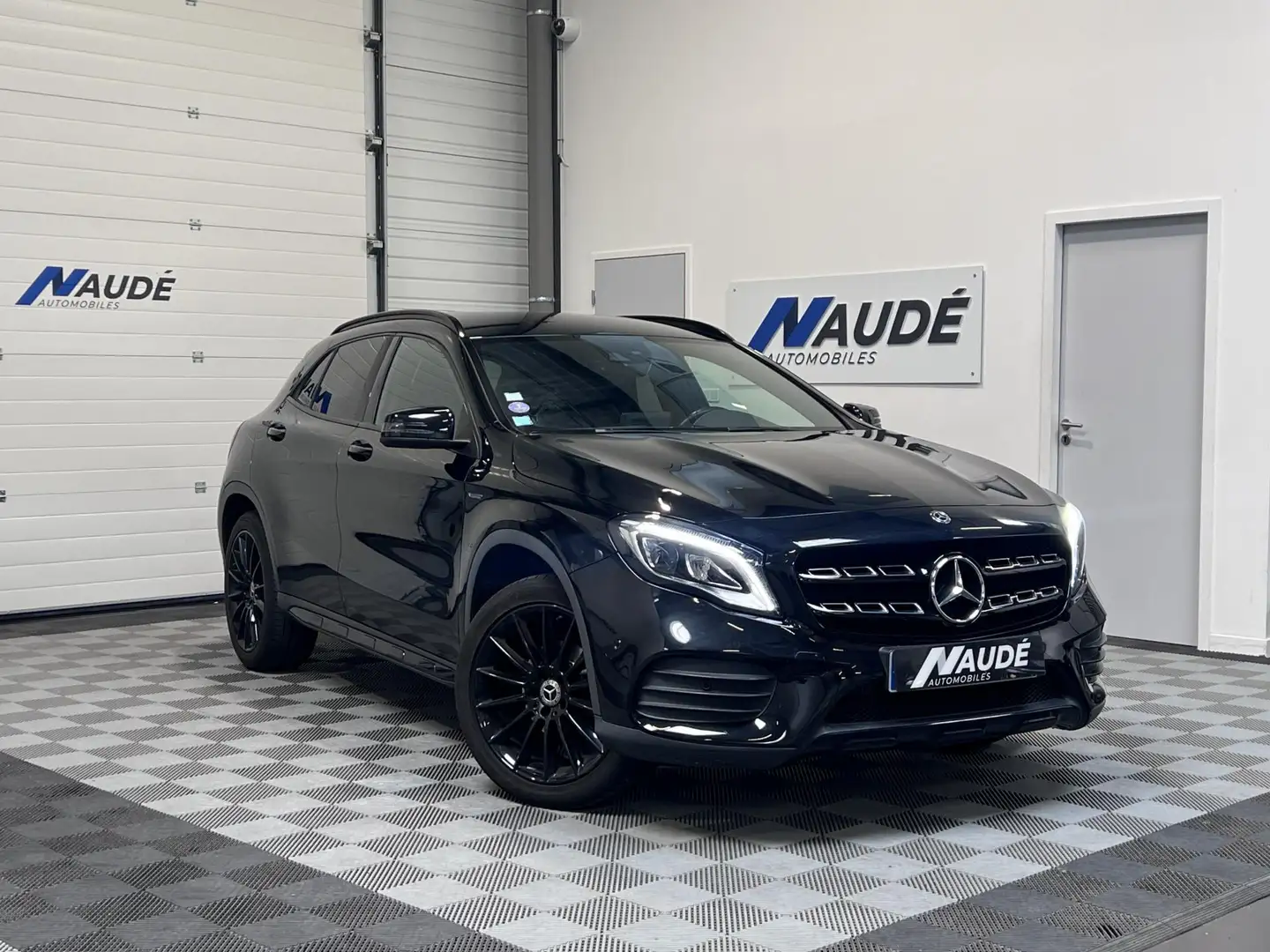 Mercedes-Benz GLA 200 GLA 200 156 ch 7G-DCT Starlight Edition PHASE 2 Schwarz - 1