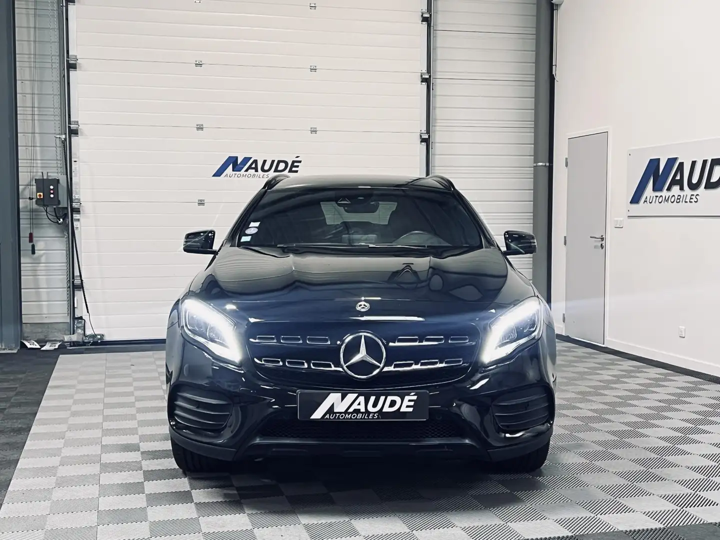 Mercedes-Benz GLA 200 GLA 200 156 ch 7G-DCT Starlight Edition PHASE 2 Schwarz - 2