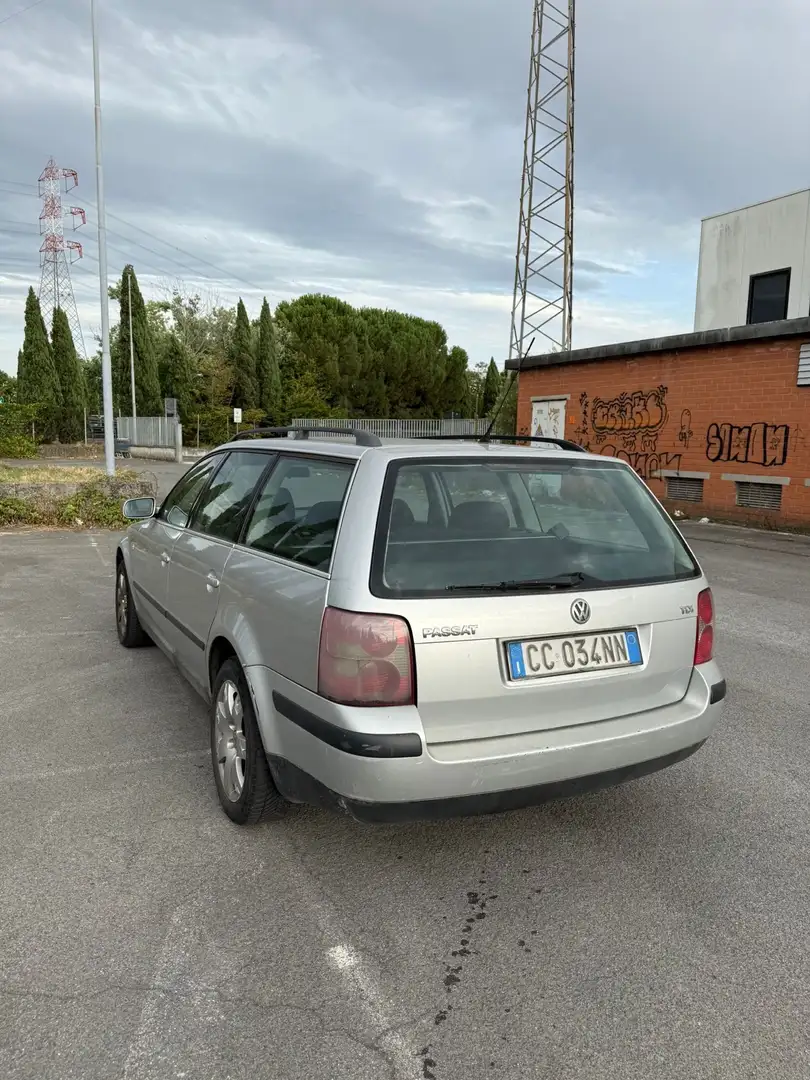 Volkswagen Passat Familcar 1.6 td GL - 2